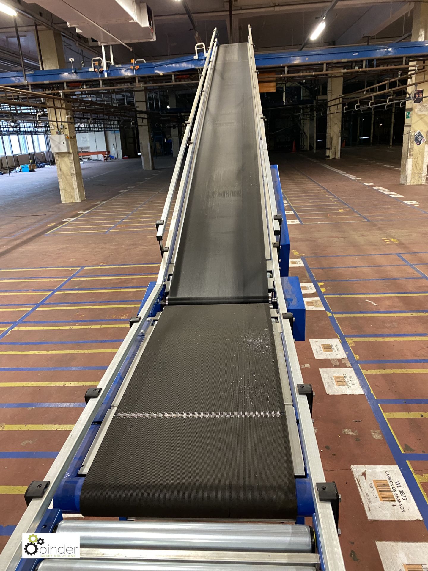 Powered inclined Belt Conveyor, 7.7m long, 2.7m high, 450mm belt width, recently installed (on - Image 7 of 9