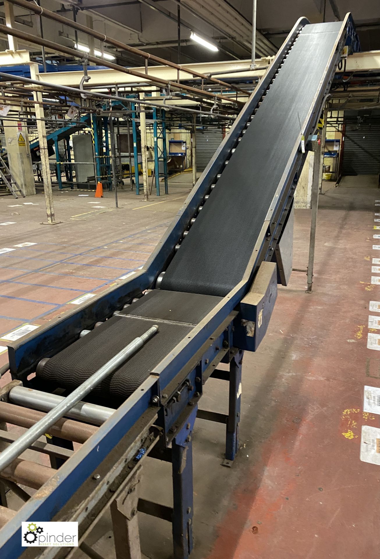 Powered inclined Belt Conveyor, 5.7m long, 2.7m high, 400mm belt width (on ground floor) - Image 5 of 6