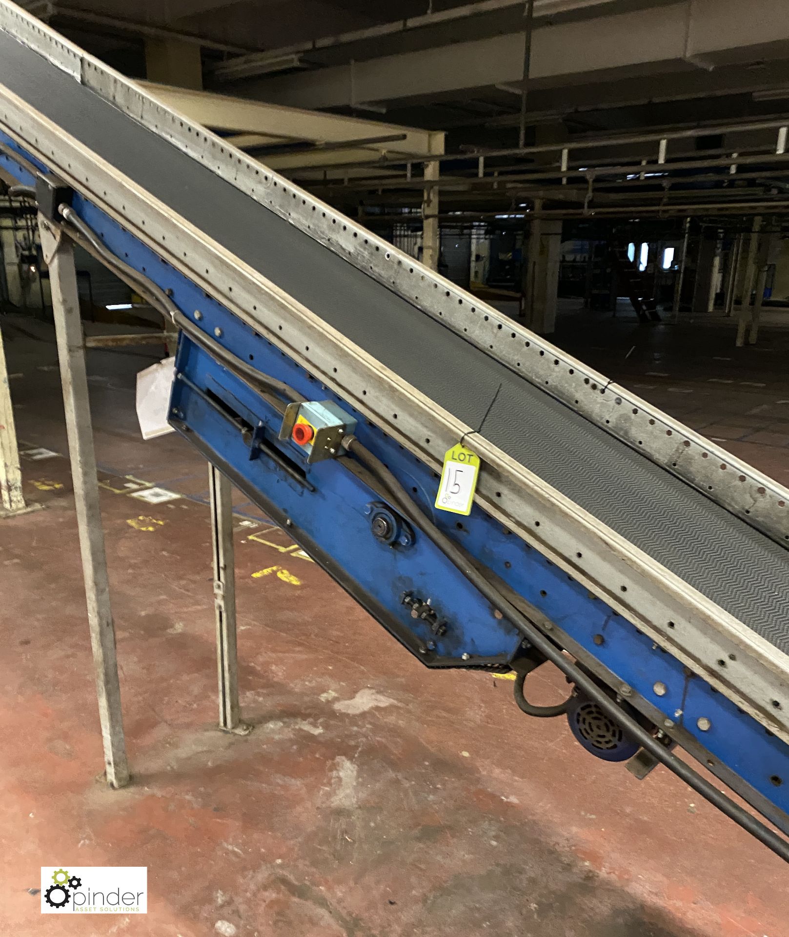 Powered inclined Belt Conveyor, 6.8m long, 2.7m high, 450mm belt width (on ground floor) - Image 4 of 8