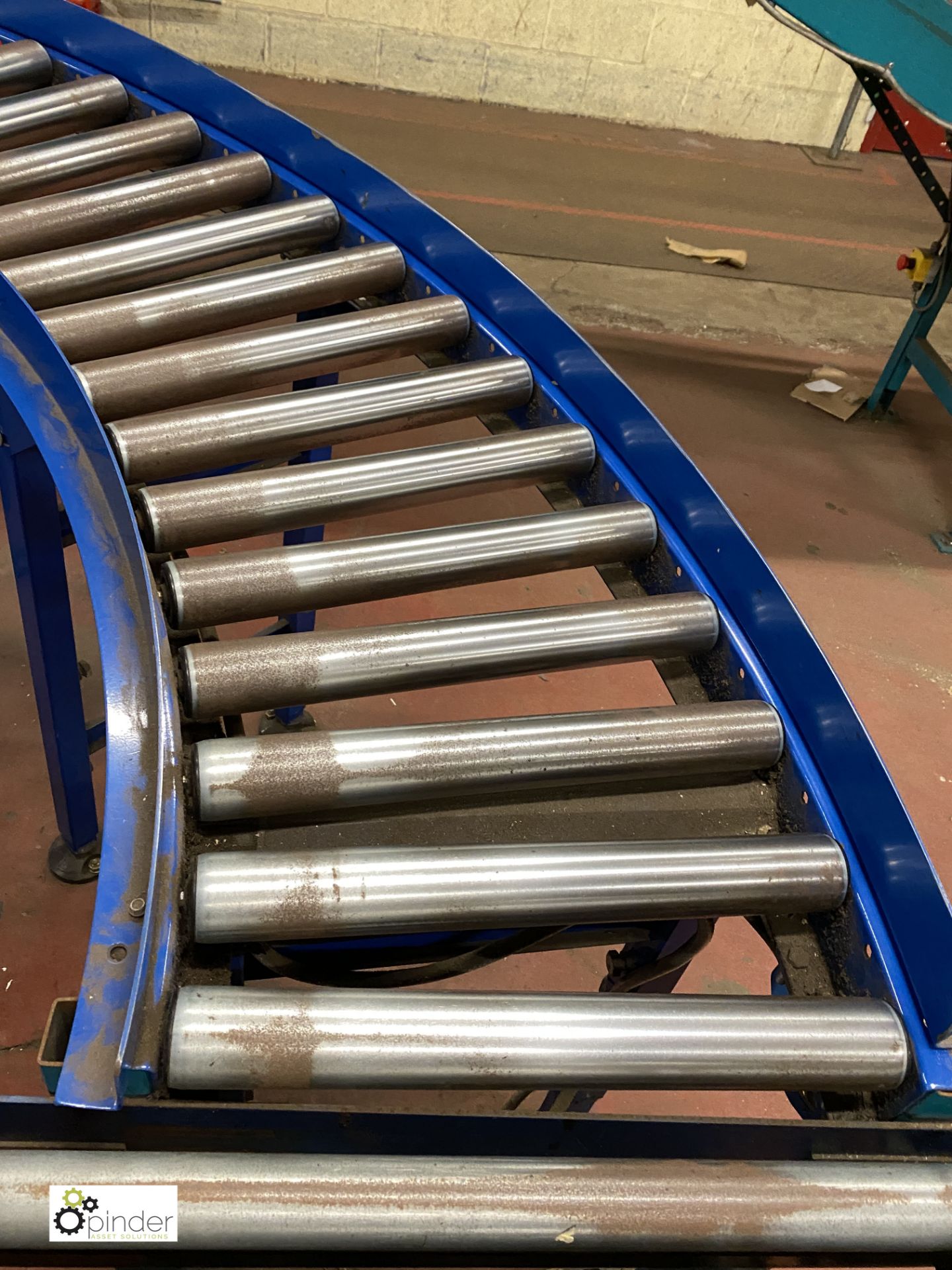 Powered 180° inclined Roller Conveyor, 400mm roller width, 1100mm height to 800mm high (on ground - Image 3 of 5