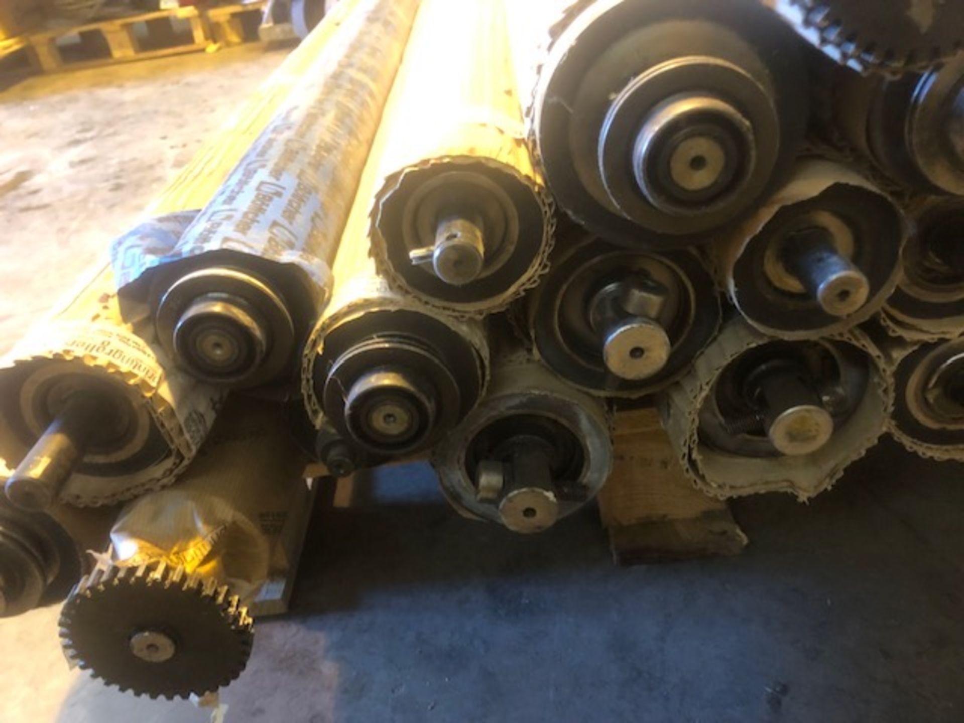 18 recovered Heidelberg SM102 Rollers - Image 3 of 4