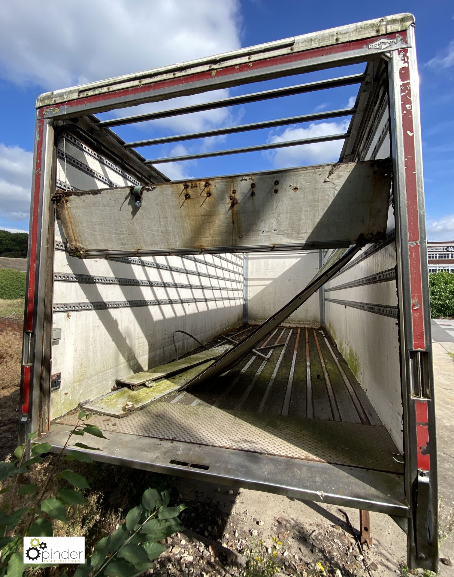 Demountable Box, 7550mm x 2550mm, fleet number ARCB9917, damaged, no roof or door - Image 3 of 3