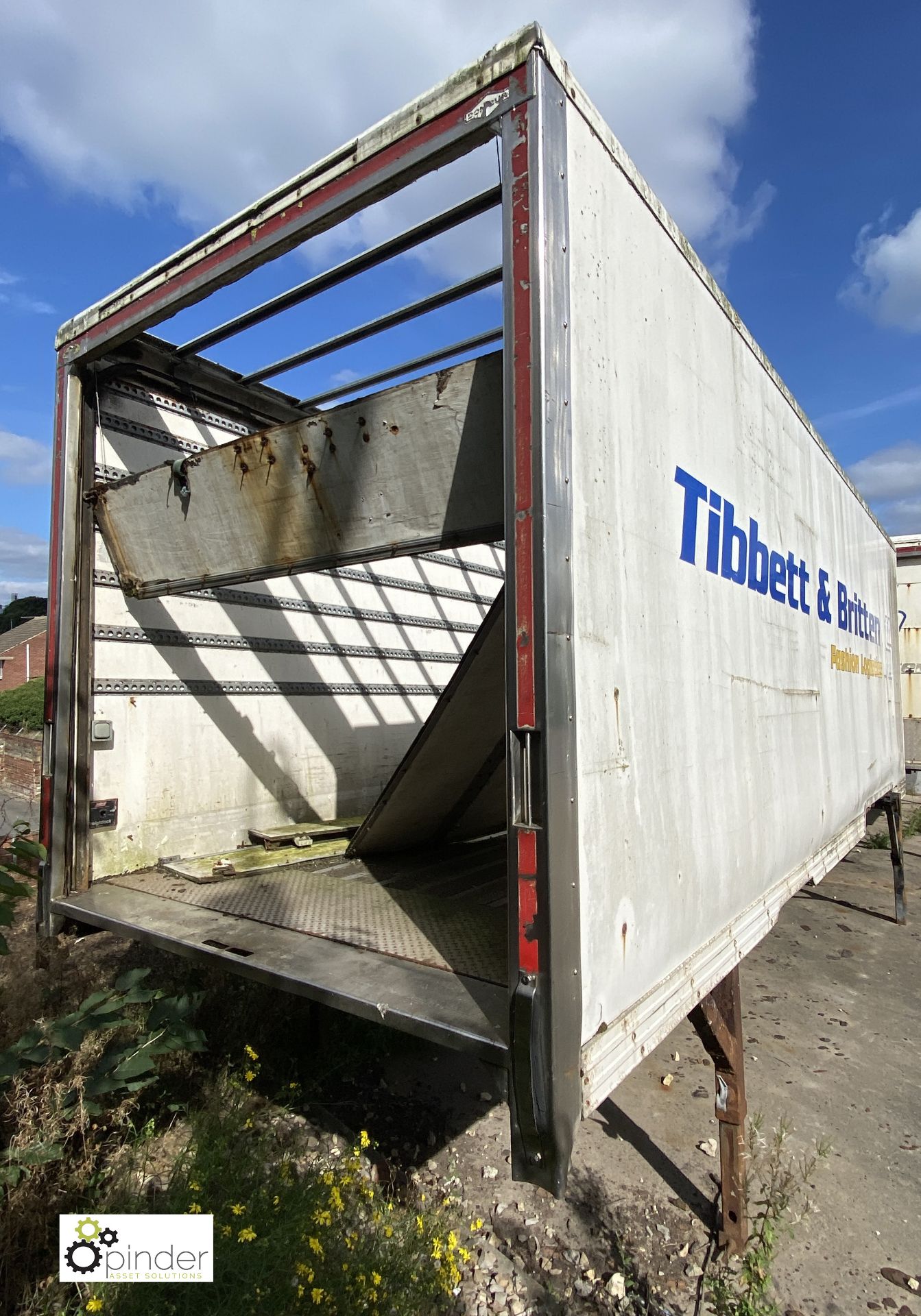 Demountable Box, 7550mm x 2550mm, fleet number ARCB9917, damaged, no roof or door - Image 2 of 3