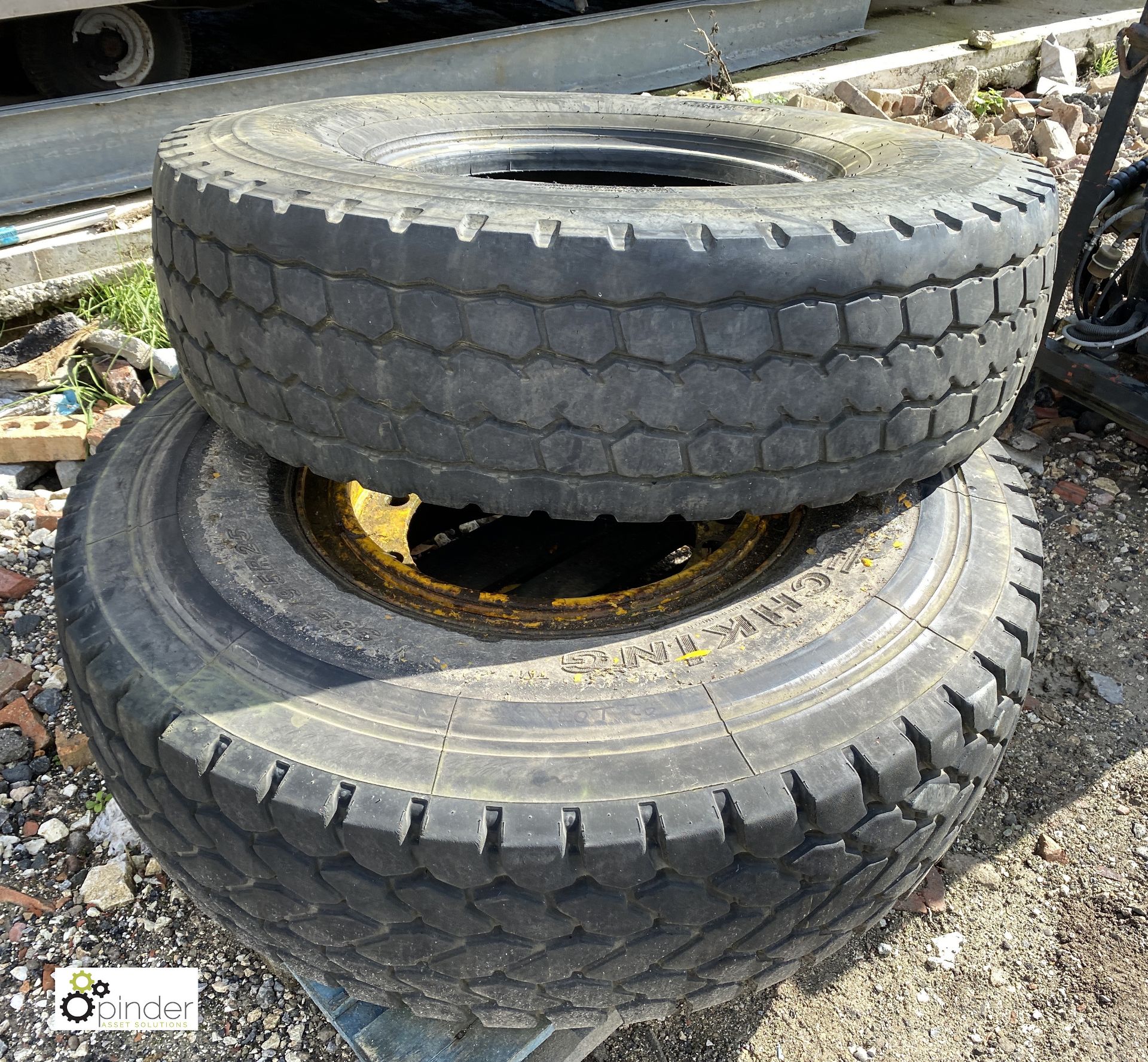 Bridgestone 385/95 R25 tubeless Wagon Tyre and Techking 385/95 R25 tubeless Wagon Tyre with rim