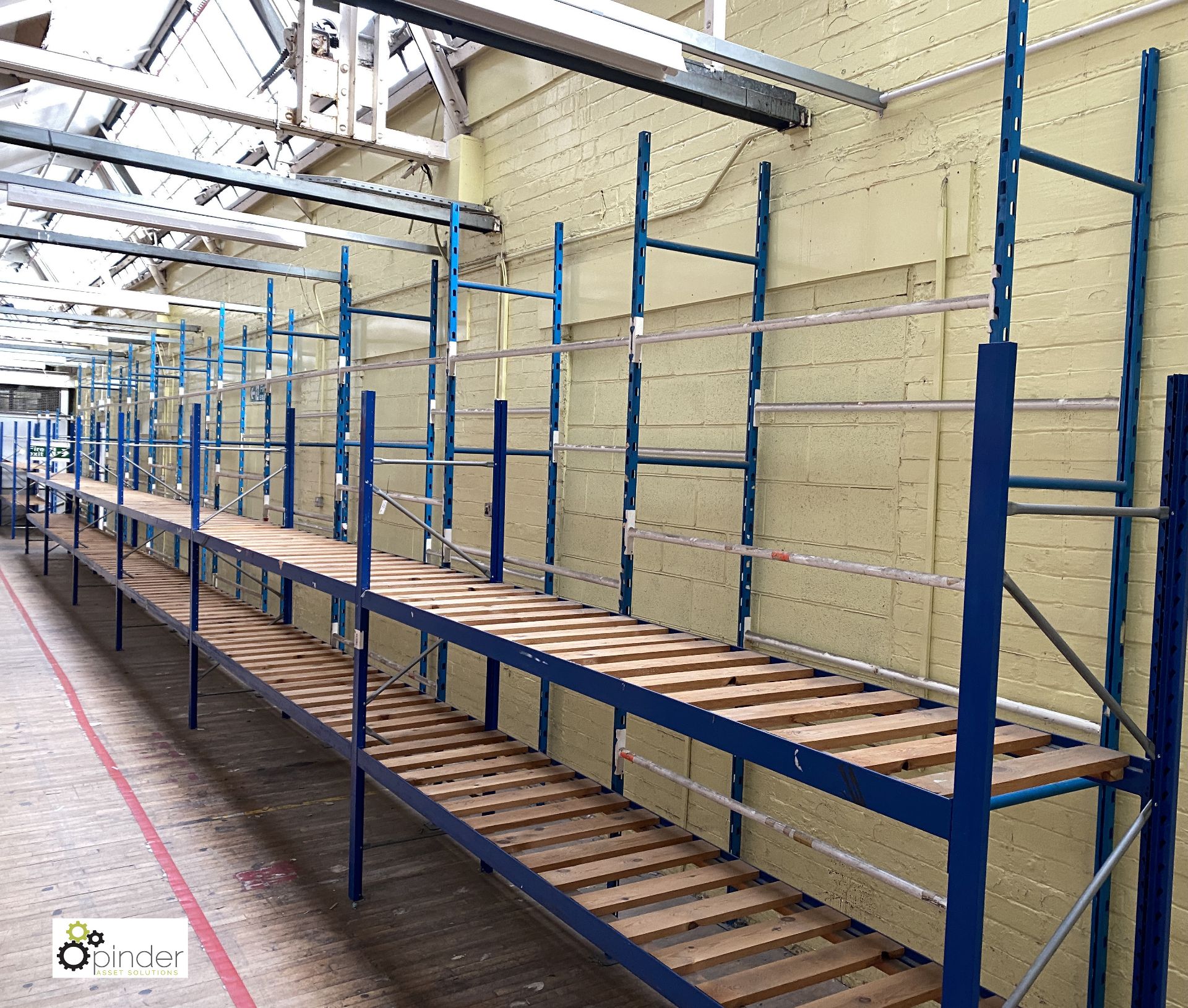 11 bays boltless Garment Hanging Racking, comprising 12 uprights 3050mm x 610mm, 55 tubular rails