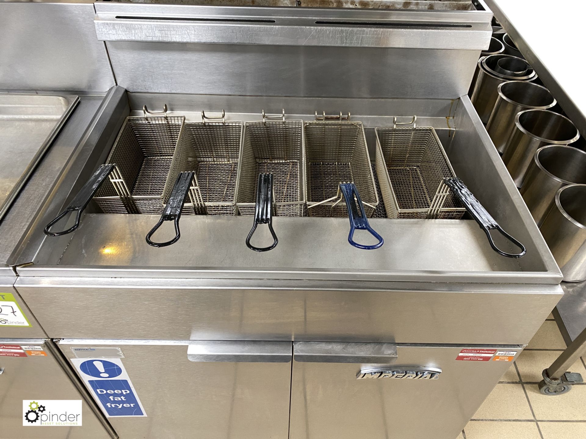 Imperial CIFSSP stainless steel mobile gas fired 5-basket Chip Fryer, attached to Imperial IF-DS- - Image 4 of 11