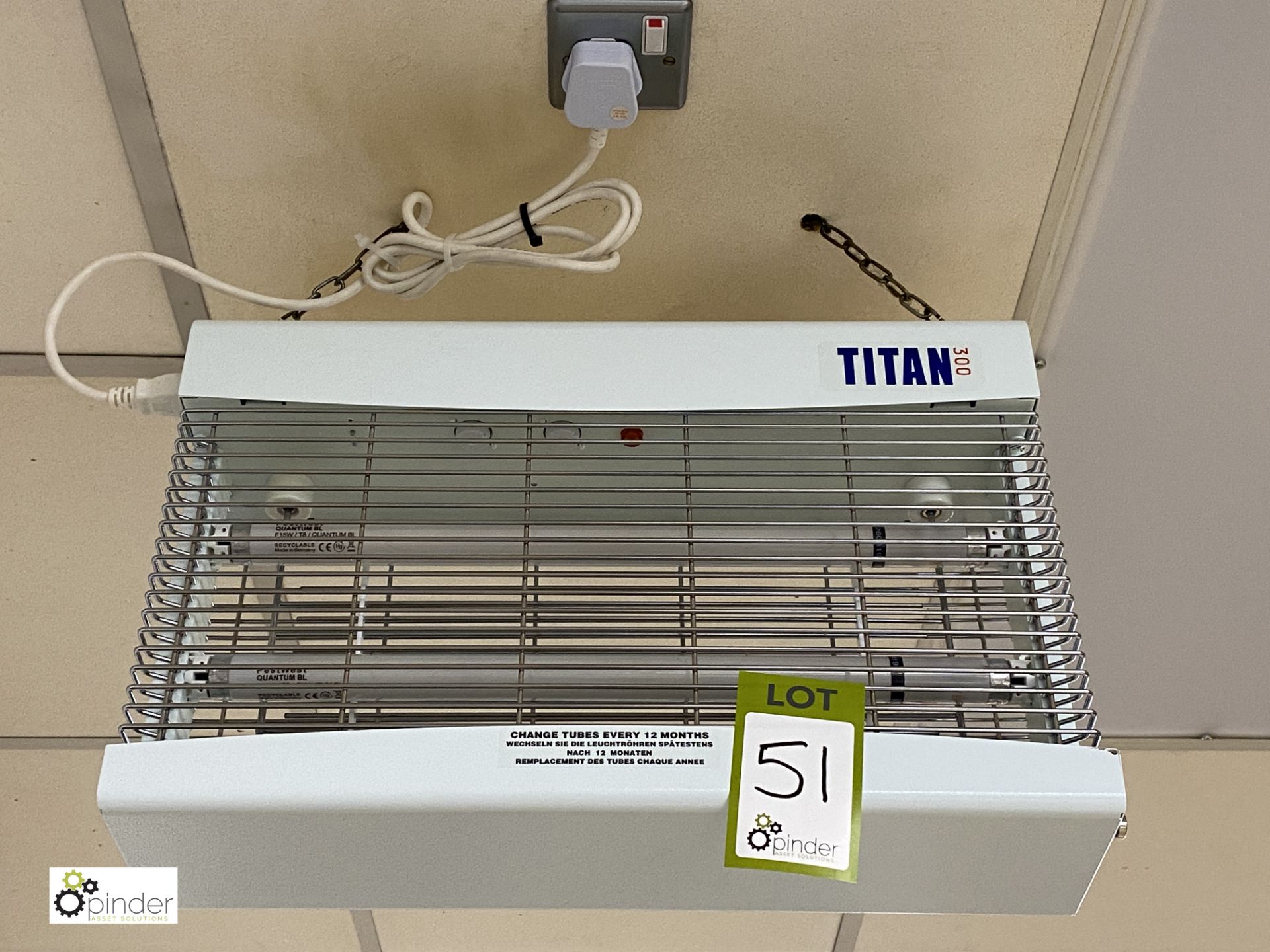 Titan 300 Insect Eliminator - Image 2 of 2