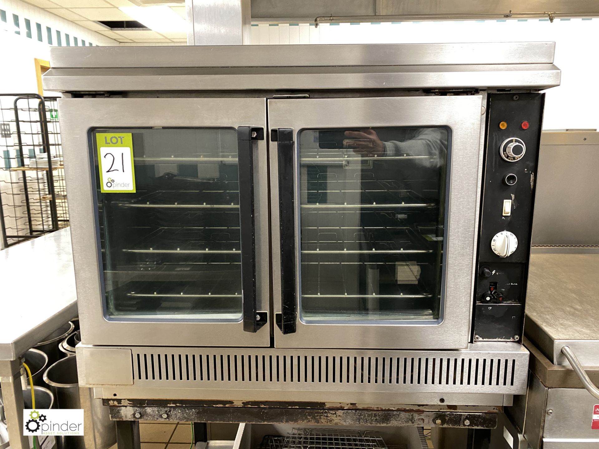 Falcon G112 Fan Oven, 230volts, with stand, 900mm wide x 800mm deep x 1460mm high inc stand - Image 2 of 5