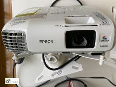 Epson H692B EB-X27 LCD Projector
