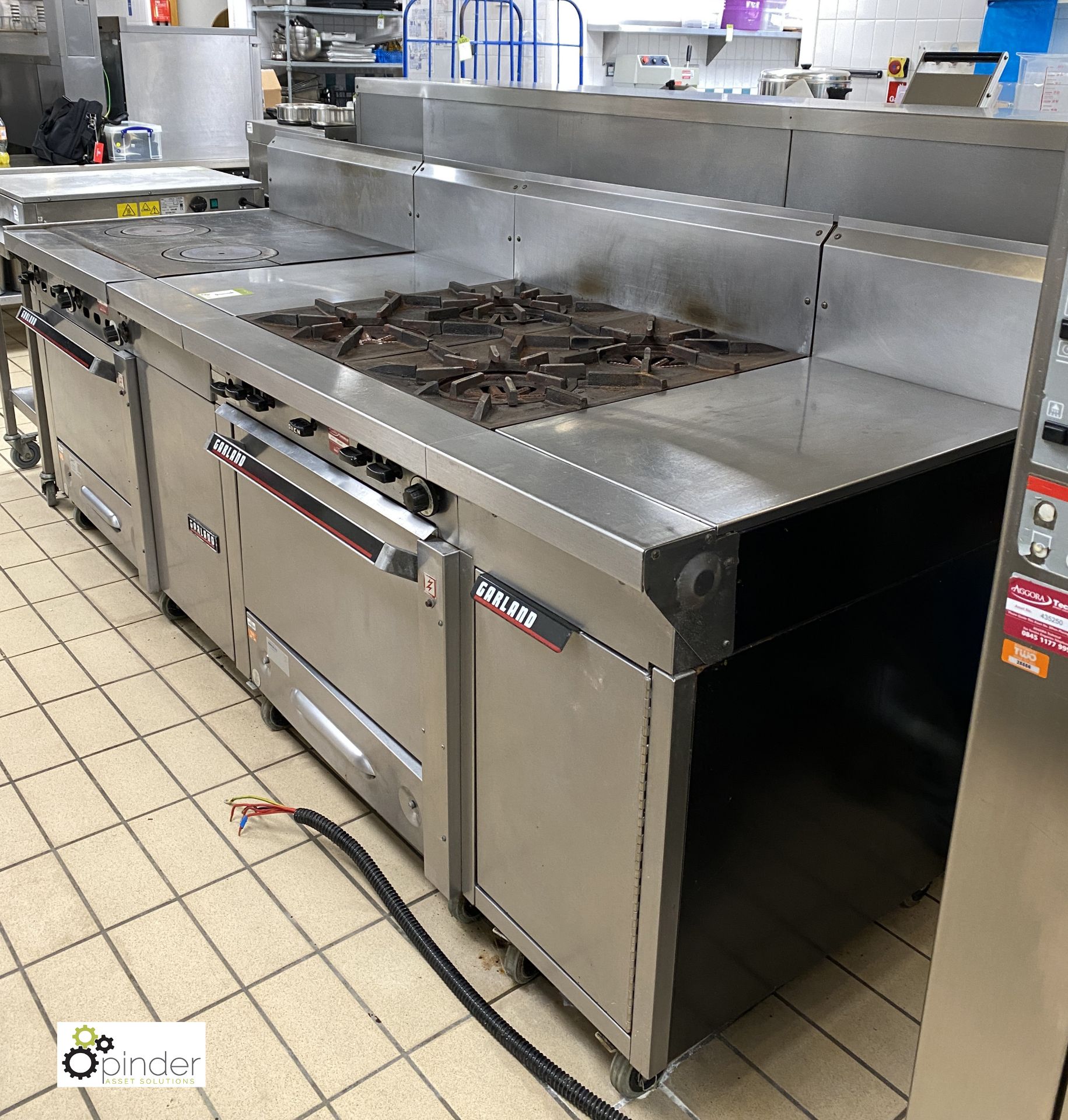Garland gas fired stainless steel Cooking Range comprising Garland contact bullseye top oven, - Image 2 of 6