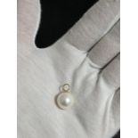 Pearl Pendant Set On Yellow Gold