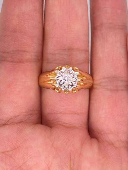 9K Yellow Gold Diamond Signet Ring - Image 3 of 3