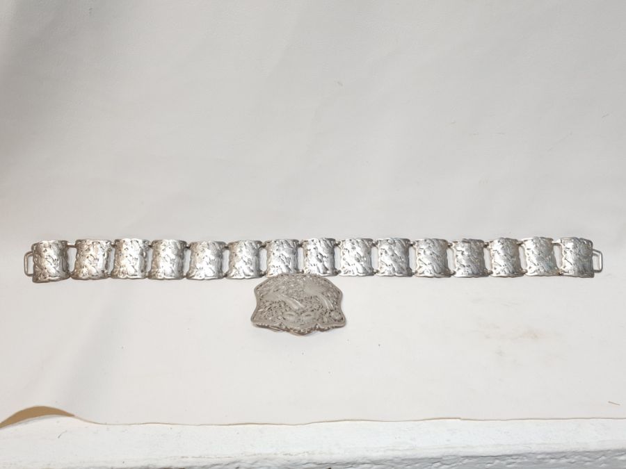 An Solid Silver Indonesian Engraved Belt - Image 8 of 8