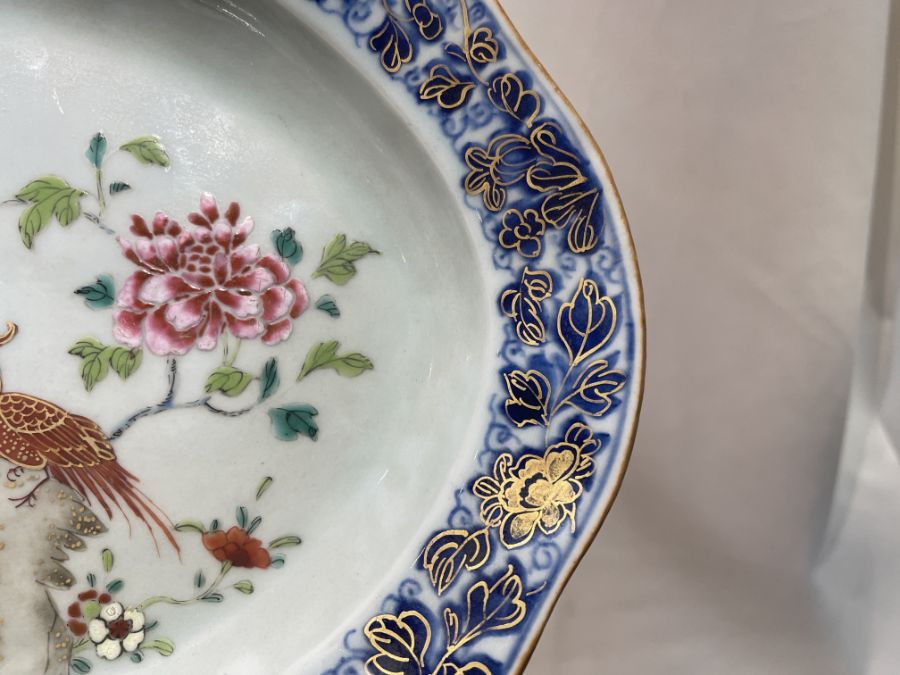 Chinese 18th Century Export Oval Platter Enamelled Decoration On Underglaze blue with Peacocks - Image 4 of 8