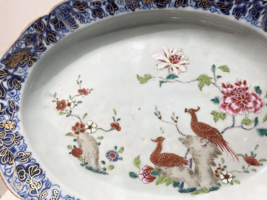Chinese 18th Century Export Oval Platter Enamelled Decoration On Underglaze blue with Peacocks - Image 6 of 8