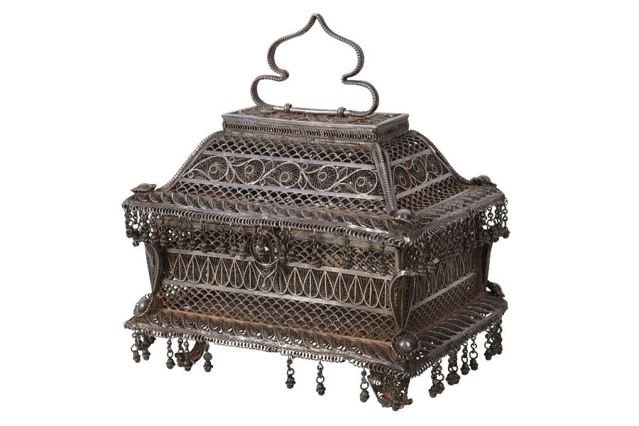 A LATE 19TH CENTURY OTTOMAN SILVER FILIGREE CASKET