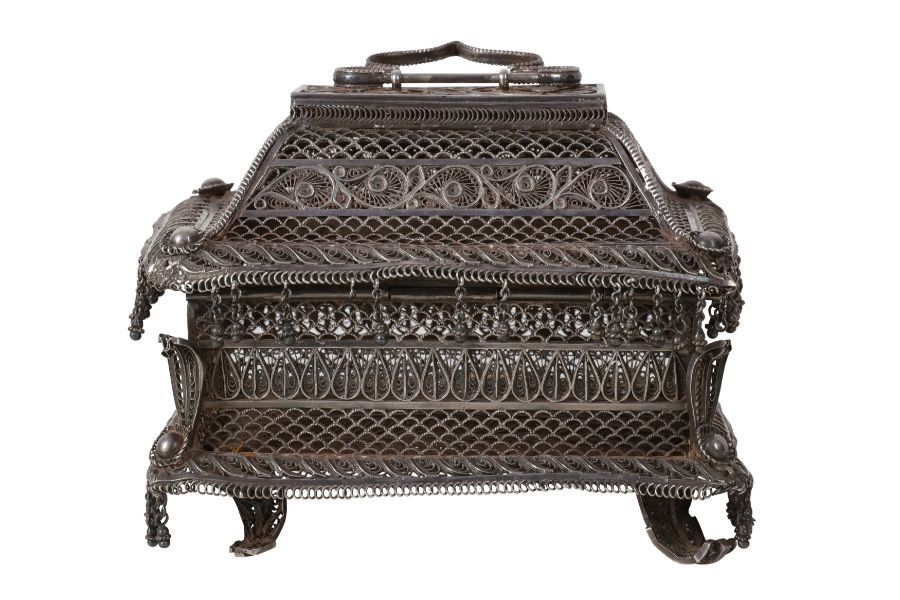 A LATE 19TH CENTURY OTTOMAN SILVER FILIGREE CASKET - Image 5 of 6