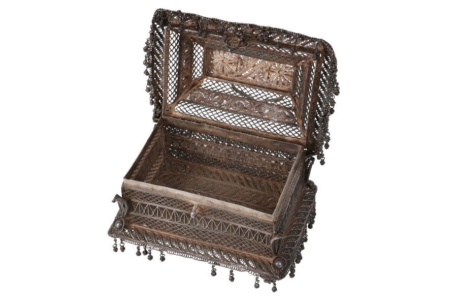 A LATE 19TH CENTURY OTTOMAN SILVER FILIGREE CASKET - Image 6 of 6