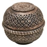 INDIAN MUGHAL 17TH/18TH CENTURY BEZOAR STONE HOLDER PROBABLY GUJARAT