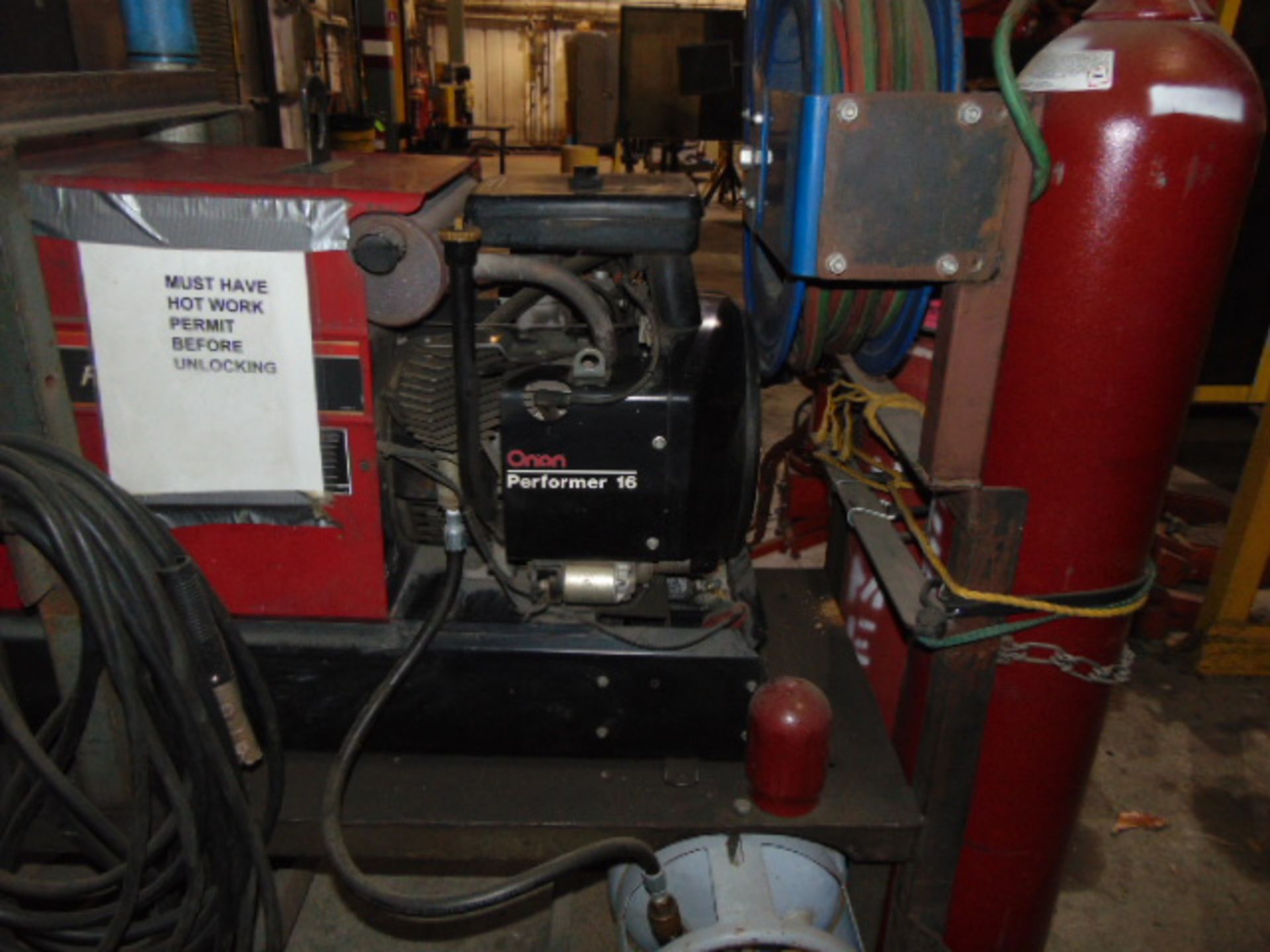 PORTABLE WELDING POWER SOURCE/GENERATOR, LINCOLN MDL. RANGER 8LPG, 200 amps AC & 180 amps DC output, - Image 3 of 6