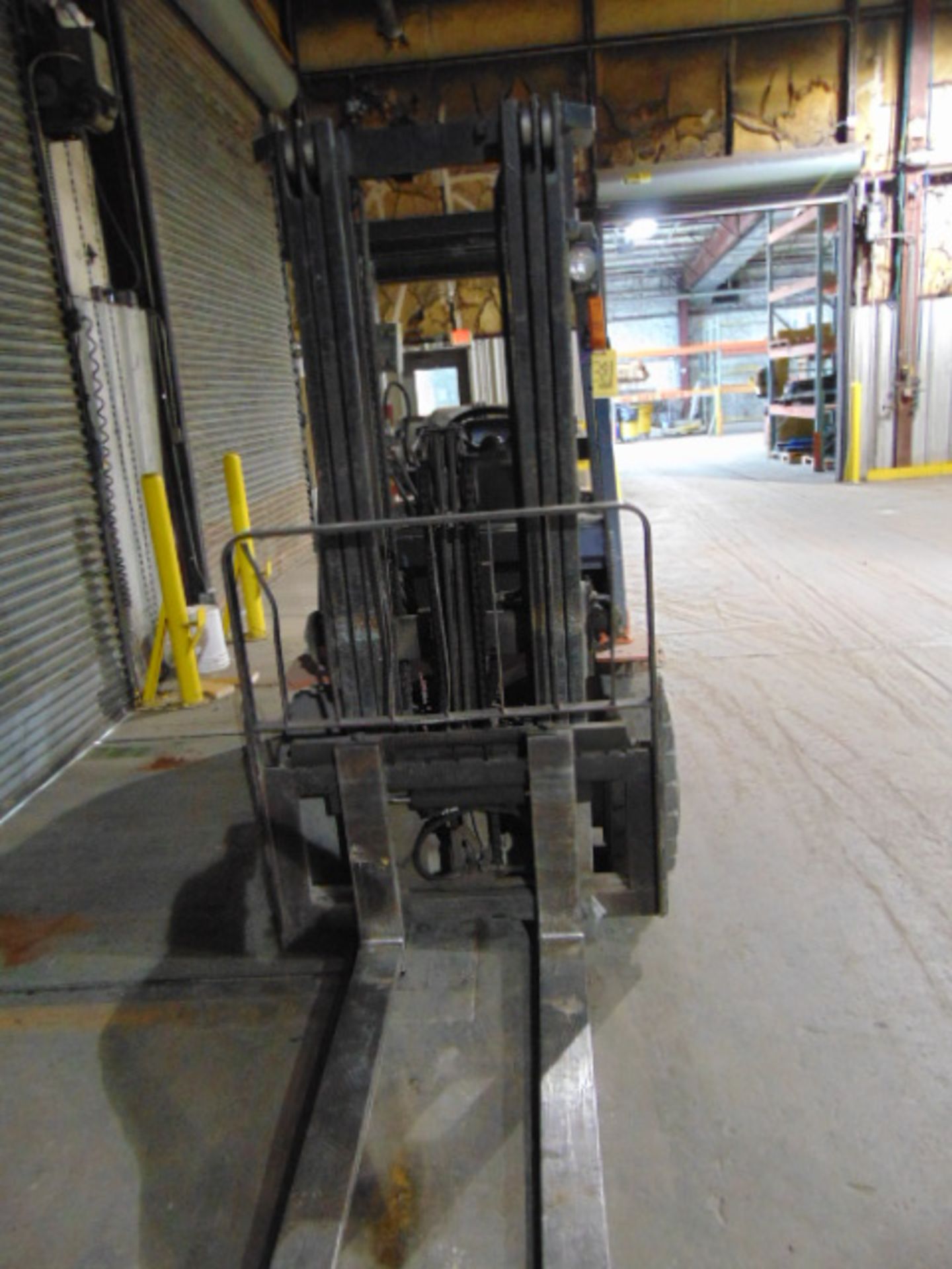 FORKLIFT, TOYOTA 6,000 LB. MDL. 7FGCU30, new 2005, LPG, 5,600 lb. cap. as equipped, 42” forks, - Image 3 of 11