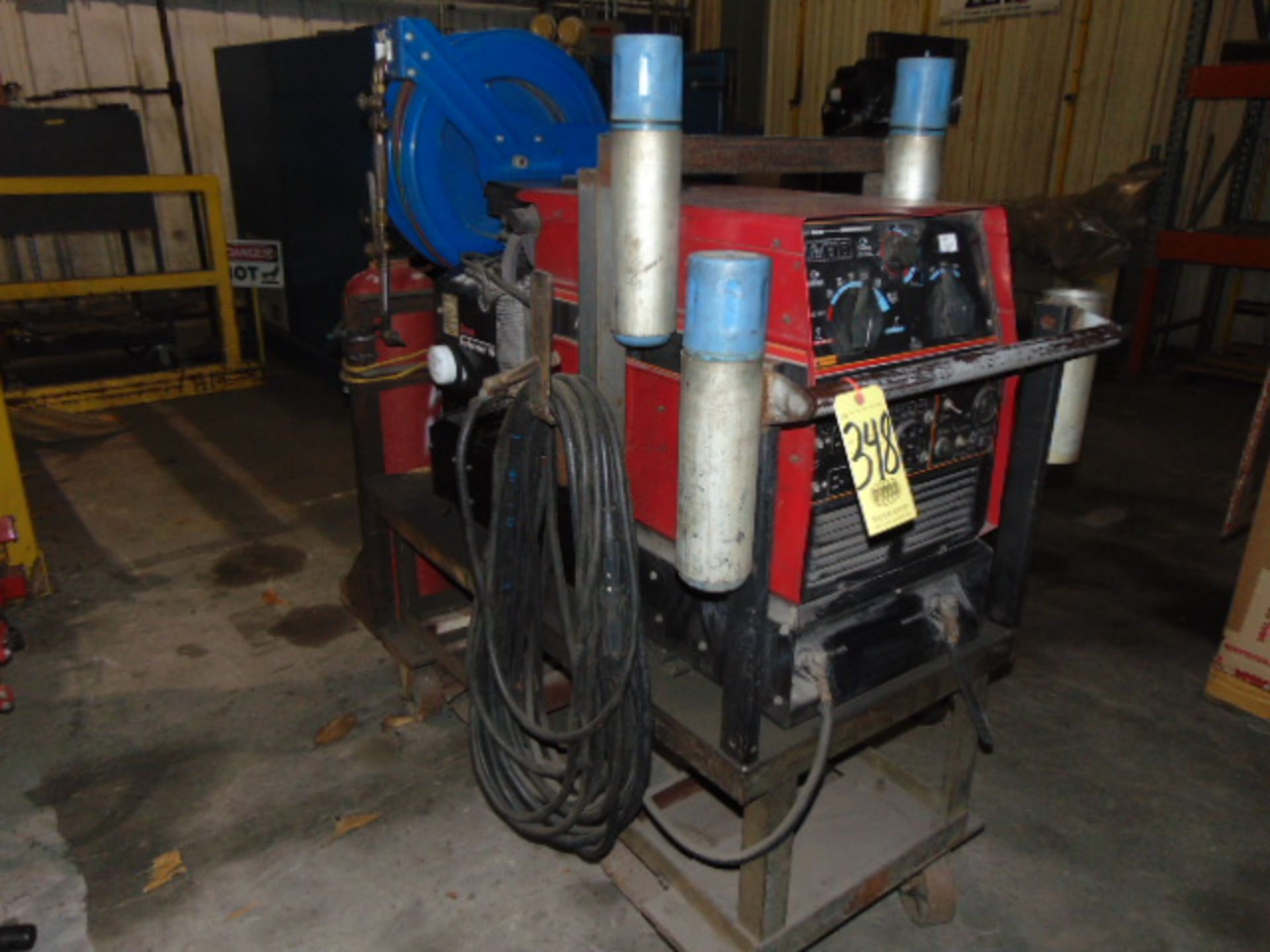 PORTABLE WELDING POWER SOURCE/GENERATOR, LINCOLN MDL. RANGER 8LPG, 200 amps AC & 180 amps DC output,