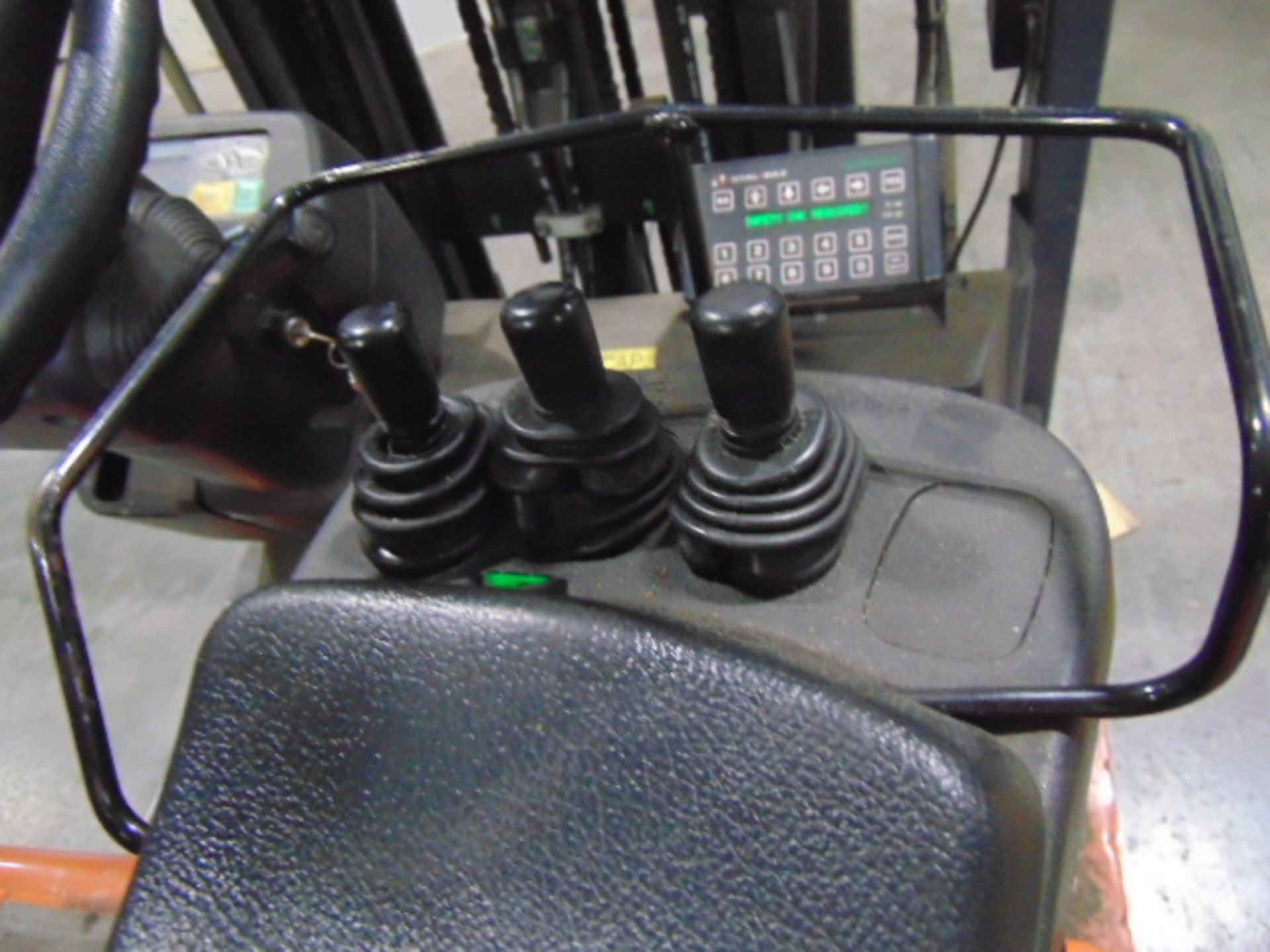 ELECTRIC FORKLIFT, TOYOTA 4,000 LB. BASE CAP. MDL. 7FBEU20, 3,450 lb. cap. @ 24” load center, 189” - Image 5 of 11