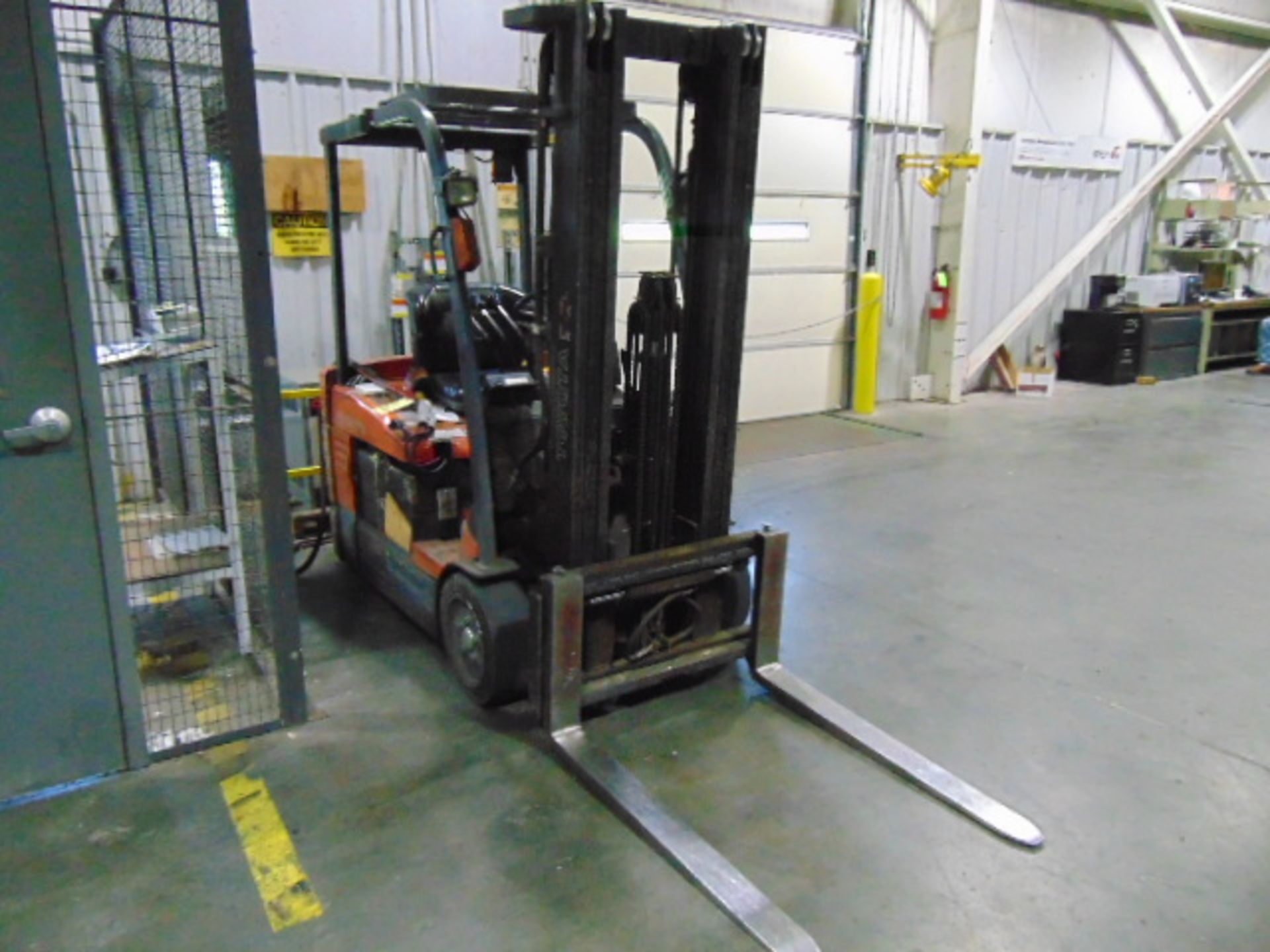 ELECTRIC FORKLIFT, TOYOTA 4,000 LB. BASE CAP. MDL. 7FBEU20, 3,450 lb. cap. @ 24” load center, 189” - Image 2 of 9