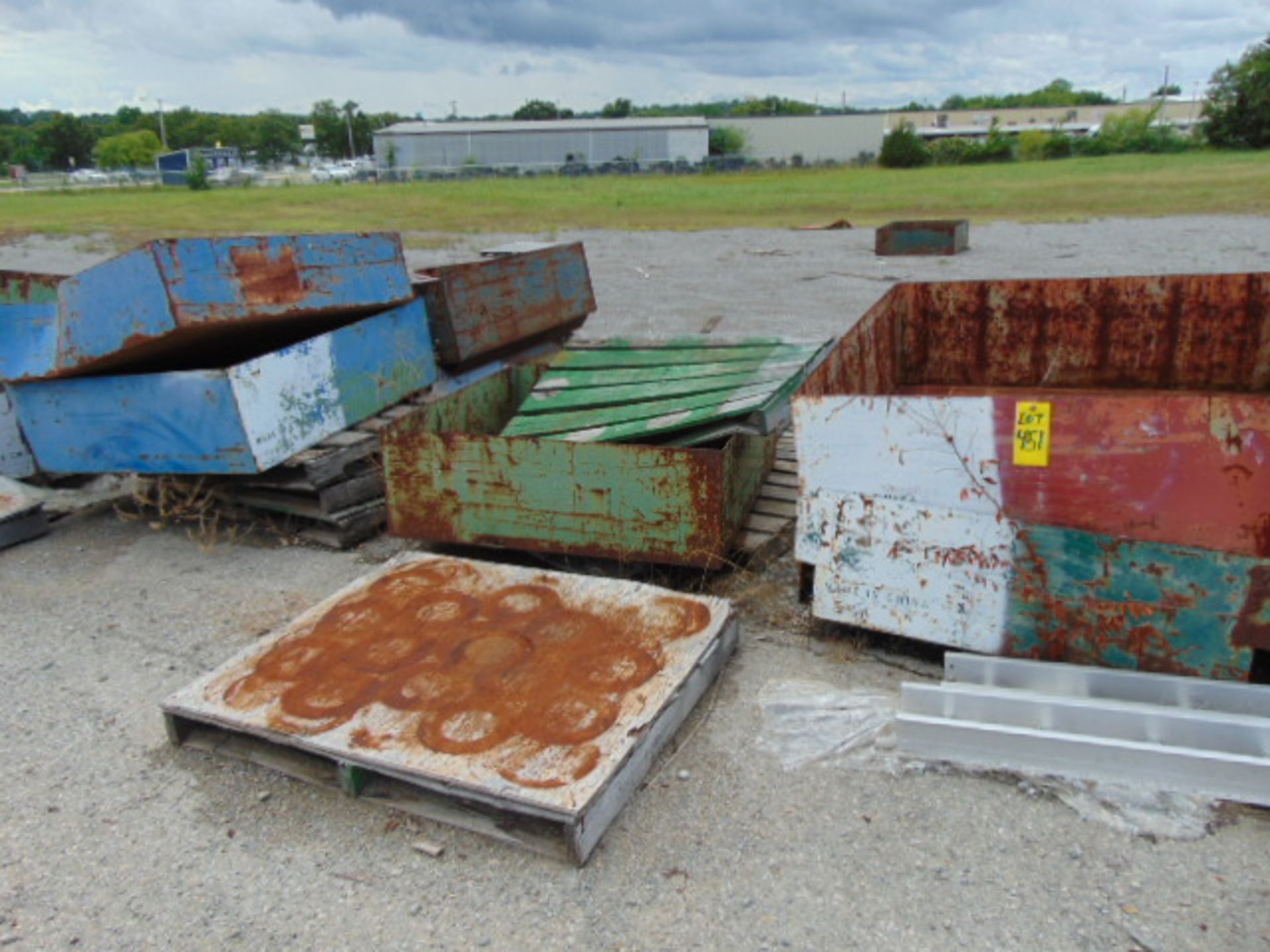 LOT CONSISTING OF: steel boxes, steel & wire baskets, assorted (in yard)