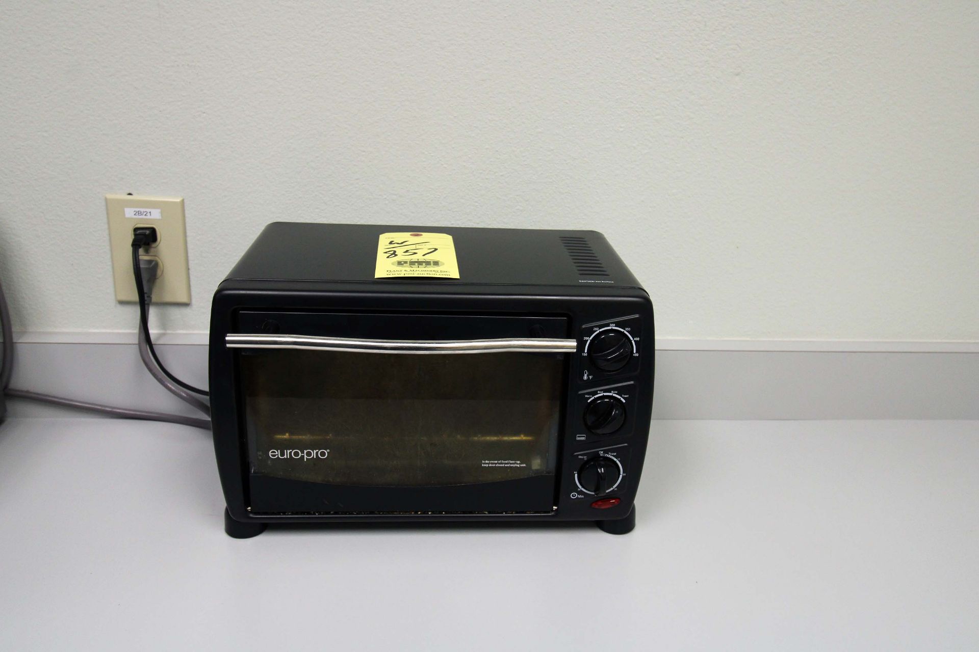 LOT CONSISTING OF: (2) MICROWAVES & (2) TOASTER OVENS - Image 2 of 4