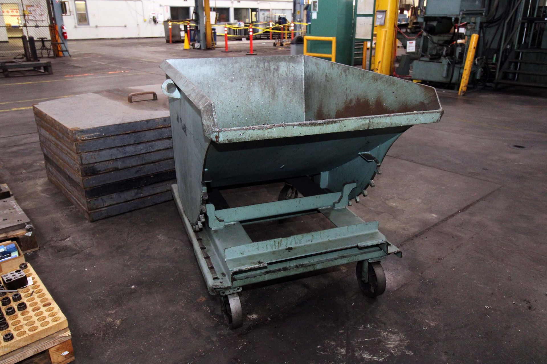 SELF DUMPING MOBILE HOPPER 36" X 54" - Image 2 of 2