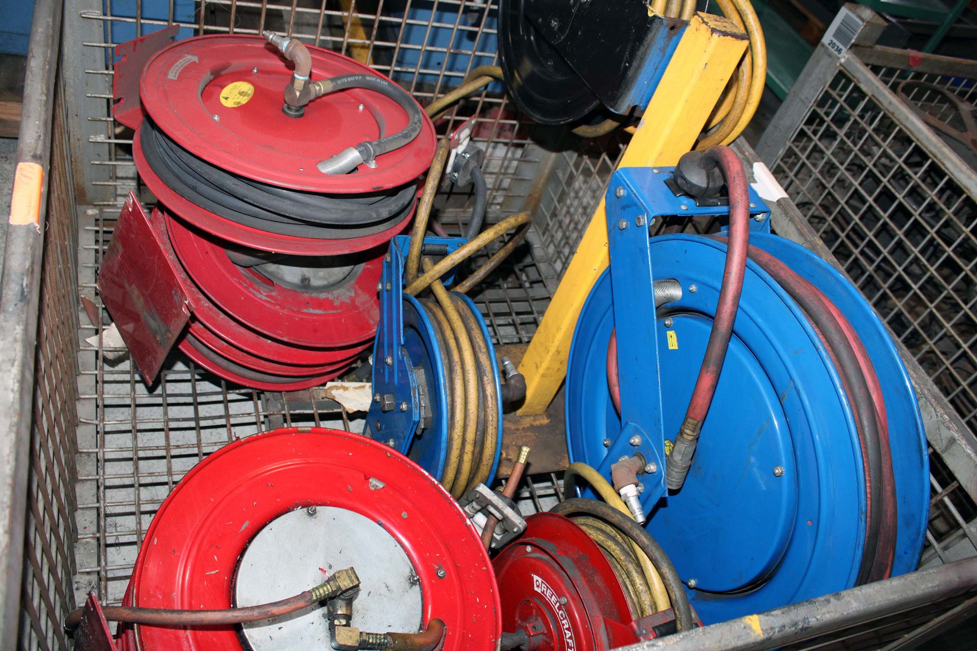 LOT OF AIR LINE & AIR LINE REELS (IN TWO WIRE BASKETS) - Image 2 of 4