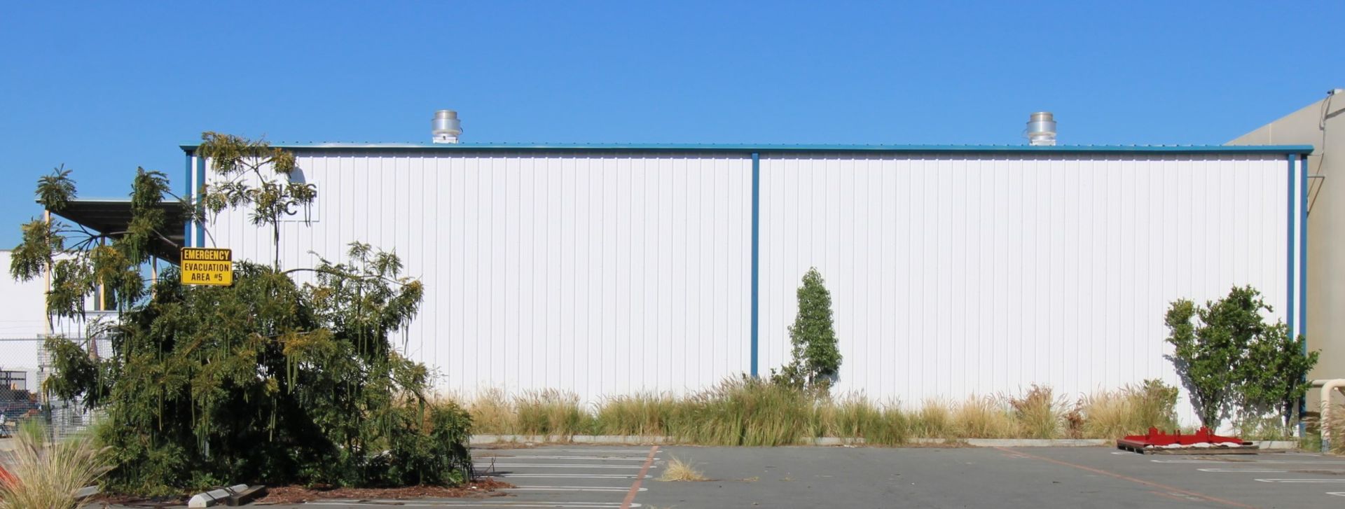 FREE STANDING METAL BUILDING, 48’W. X 78’L. X 20’ EAVE HT. INTERIOR DIMS., building constructed - Image 3 of 9