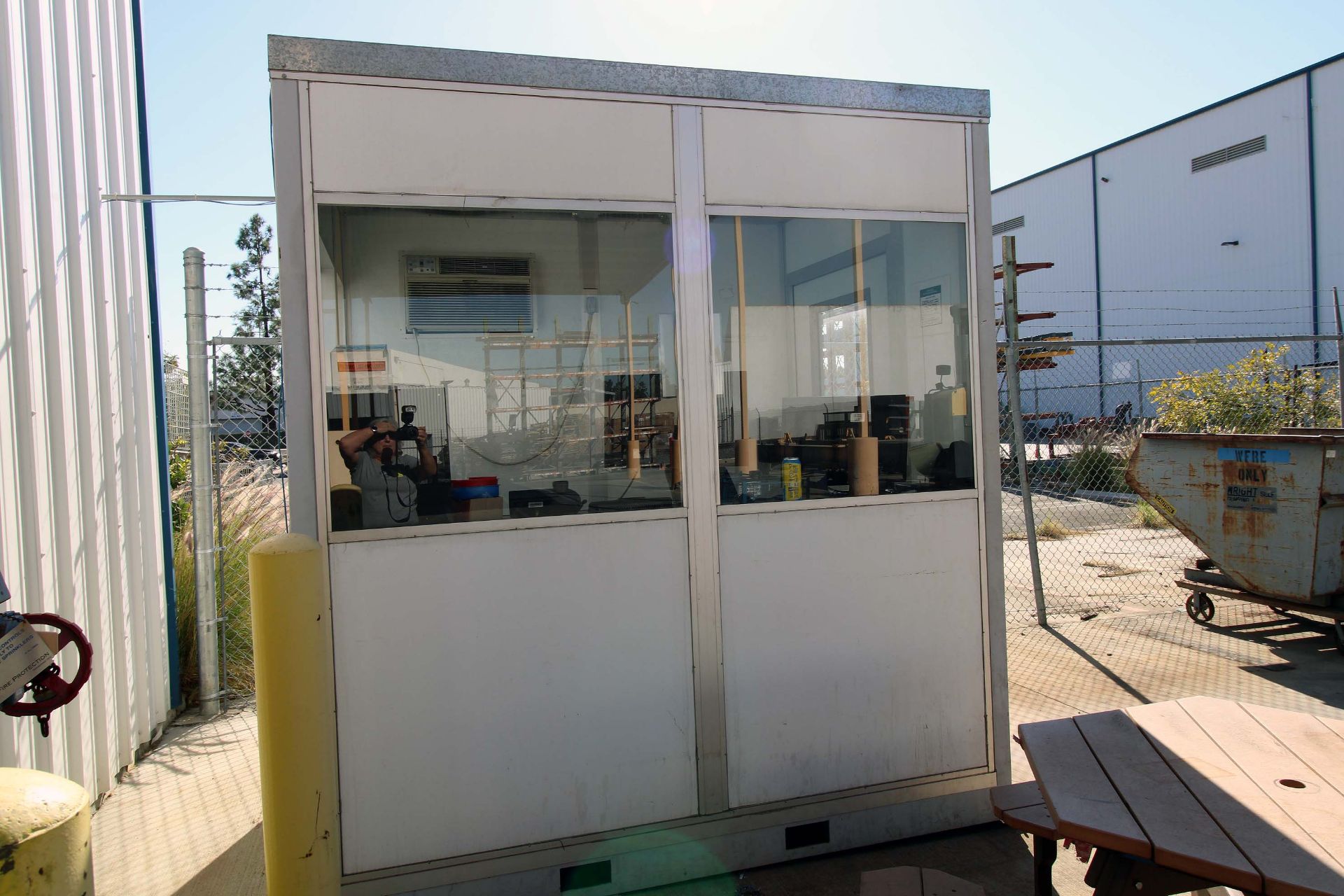 PORTABLE OUTDOOR BUILDING, 8' X 6' INTERIOR DIMS., insulated panel walls, multiple windows, entry