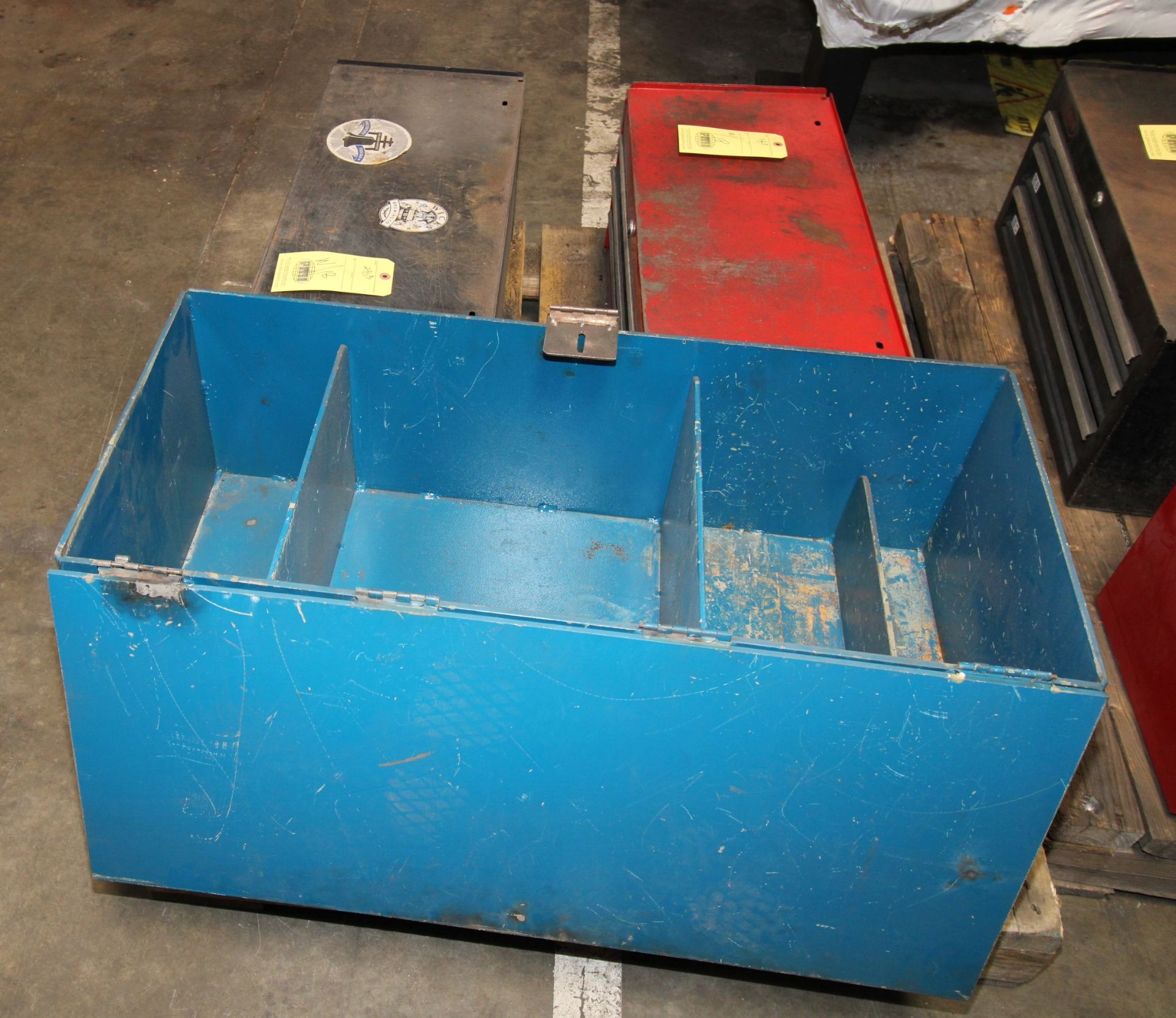 LOT OF TOOL CHESTS (3): (2) Craftsman, 3-drawer, (1) blue metal tool box - Image 3 of 4