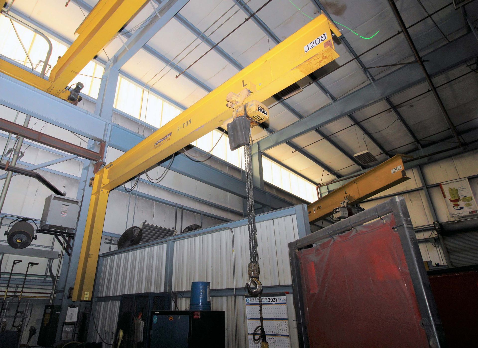 COLUMN MOUNTED JIB CRANE, 3 T. X APPROX. 17' REACH, 14' ht. under hook, 3 T. elec. chain hoist,