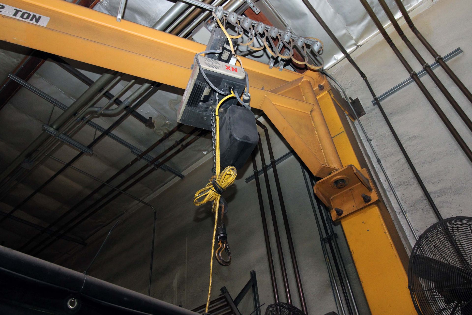 COLUMN MOUNTED JIB CRANE, 2 T. X APPROX. 21' REACH, 14' ht. under hook, Kone 2 T. elec. chain hoist, - Image 2 of 2