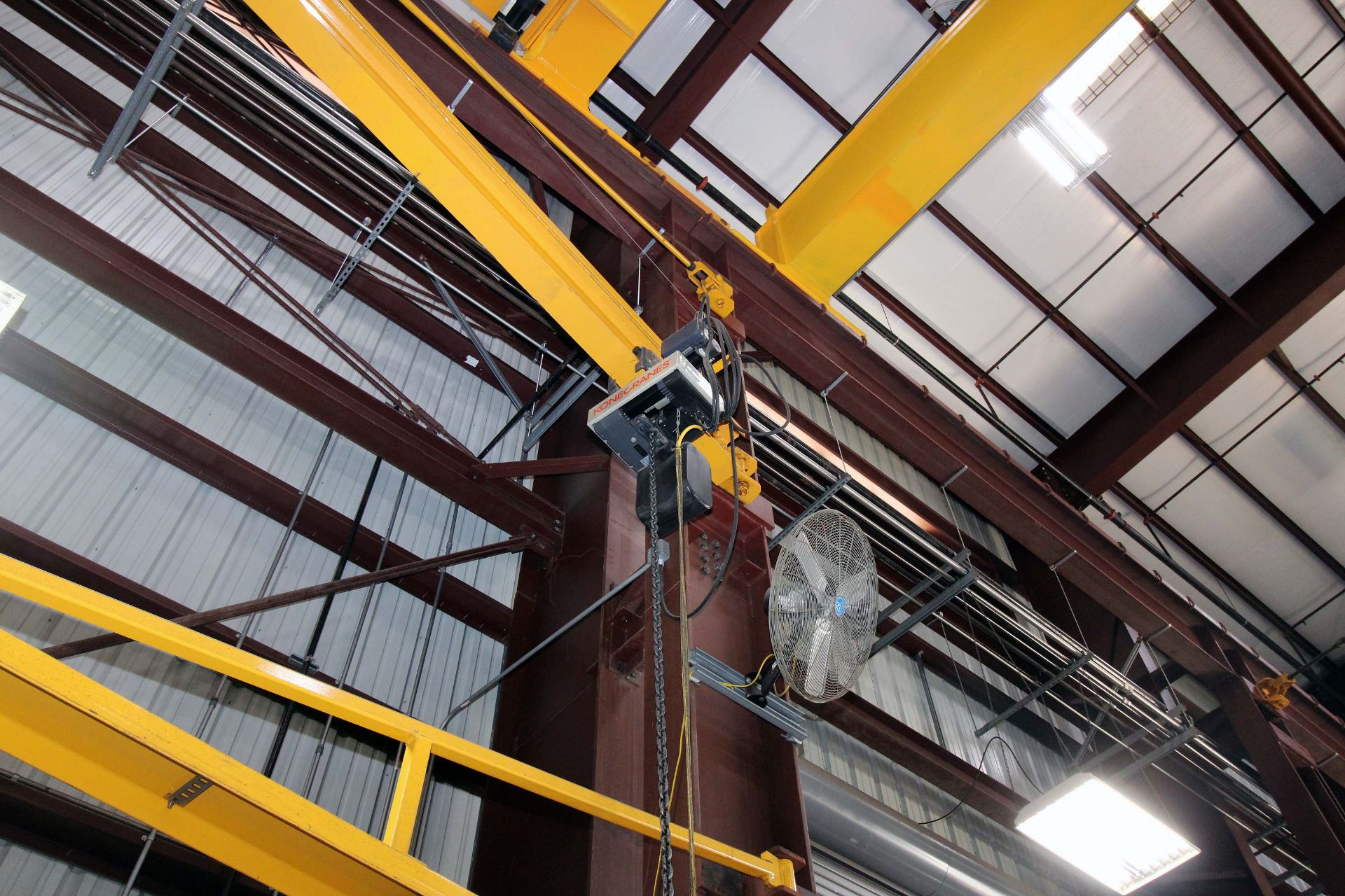 COLUMN MOUNTED JIB CRANE, 3 T. X APPROX. 20' REACH, 18' ht. under hook, Kone 3 T. elec. chain hoist, - Image 2 of 2