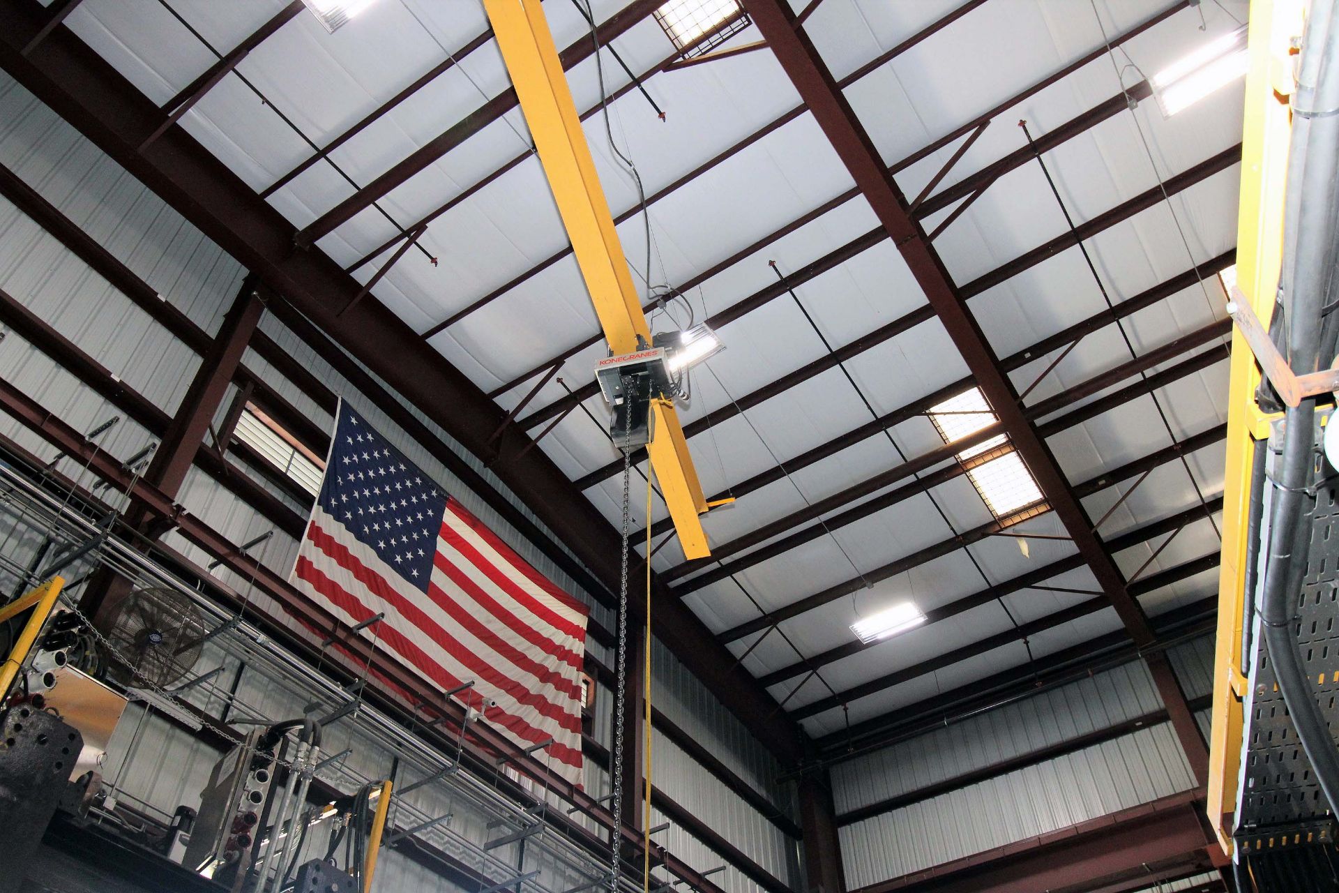 COLUMN MOUNTED JIB CRANE, 3 T. X APPROX. 23' REACH, 28' ht. under hook, Kone 3 T. elec. chain hoist, - Image 2 of 2