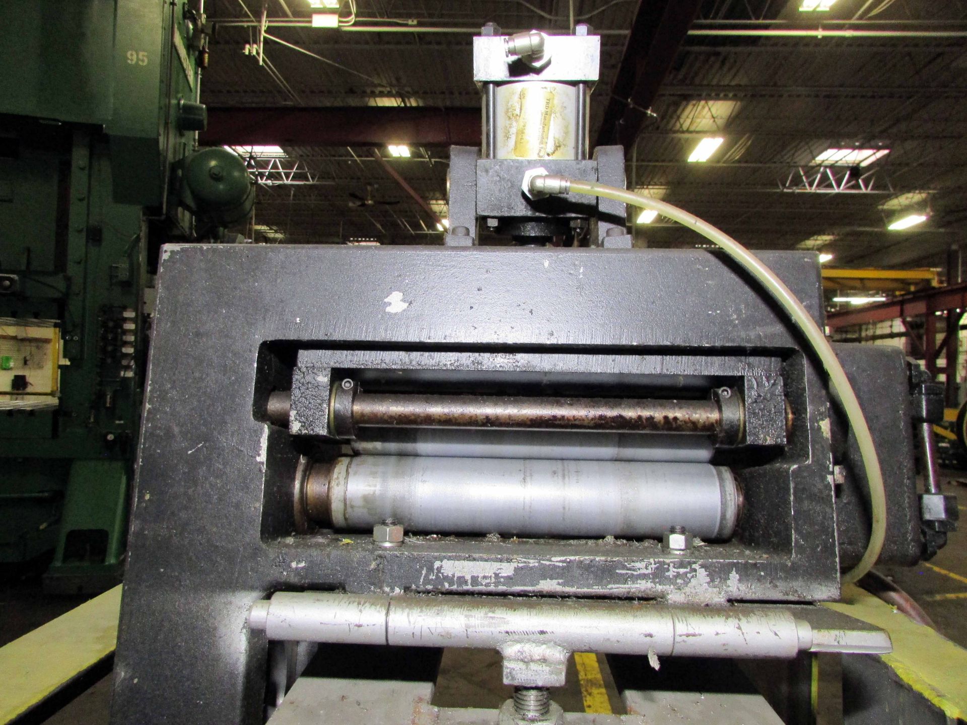 STRAIGHTENER, VAMCO MDL. E-CFS-14 SERVO PRESS FEED, 12” max. width, entry guide rolls - Image 6 of 7