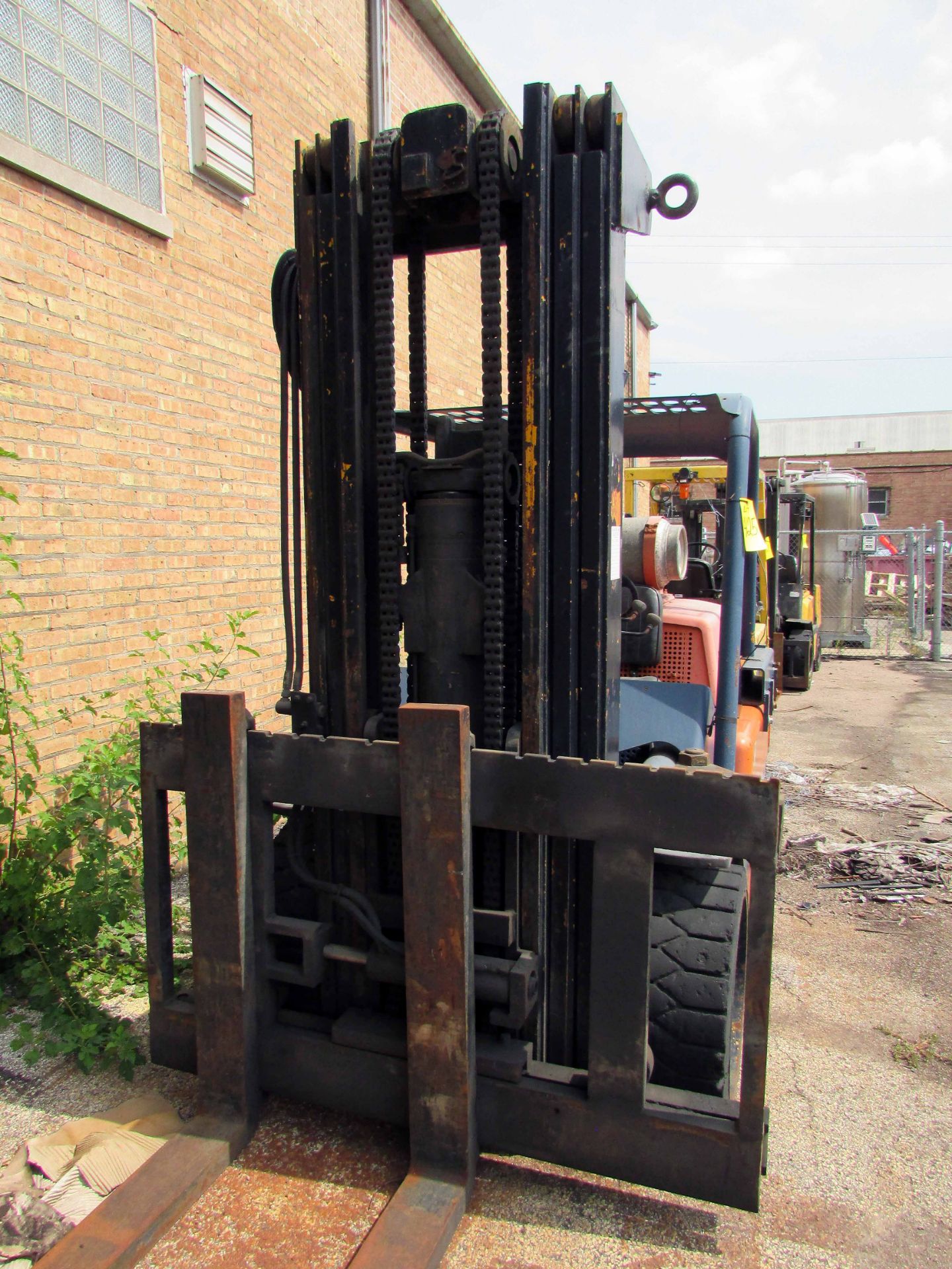 LP FORK TRUCK, HYSTER, APPROX. 20,000 LB. CAP., 3-stage mast, 96" forks, side shift, 2-speed - Image 2 of 7