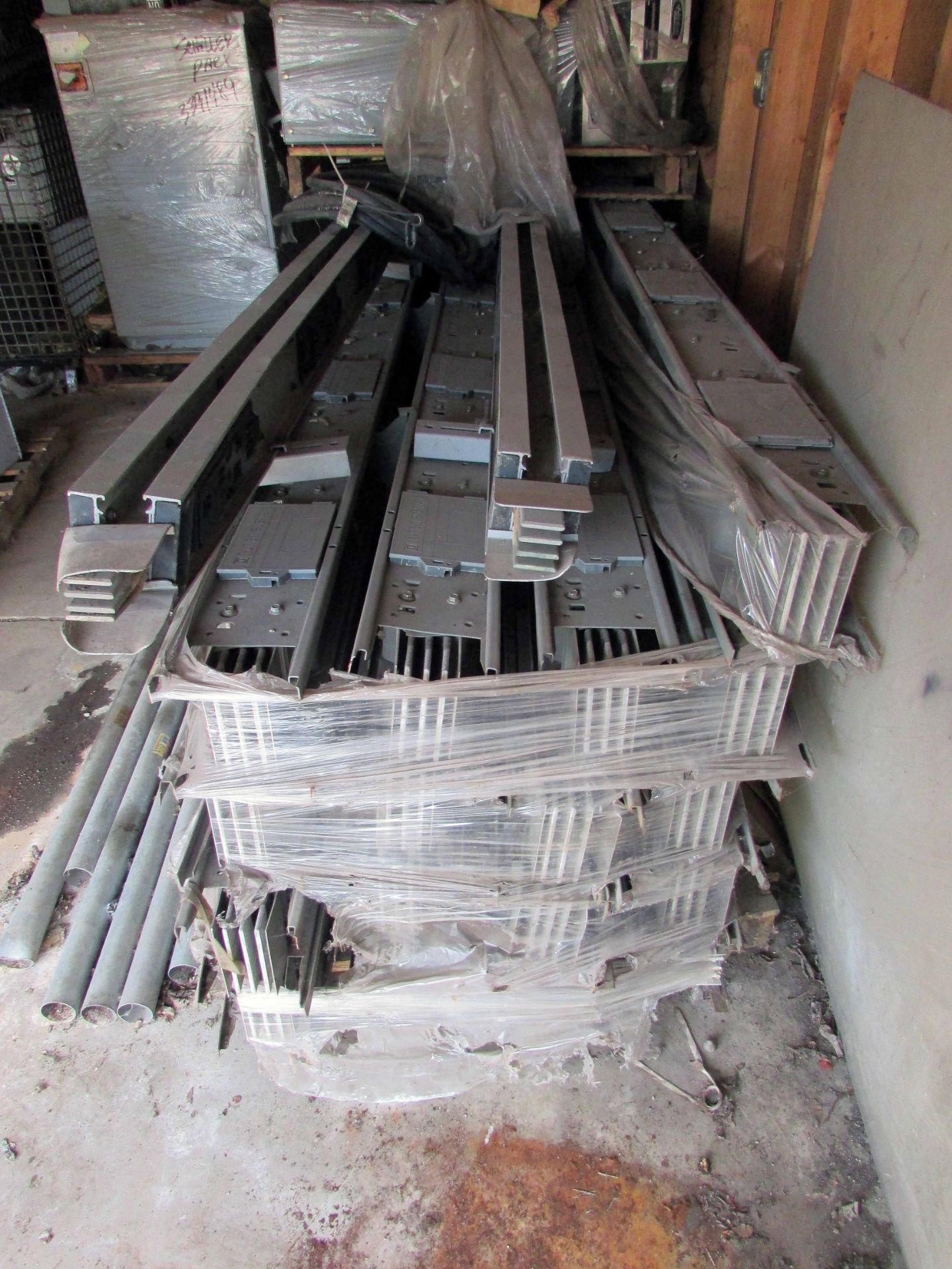 LOT OF ALUMINUM BUSWAY, SQUARE D MDL. I-LINE II AP-508, 277/480V 800A 3-phase, 4W - Image 2 of 4