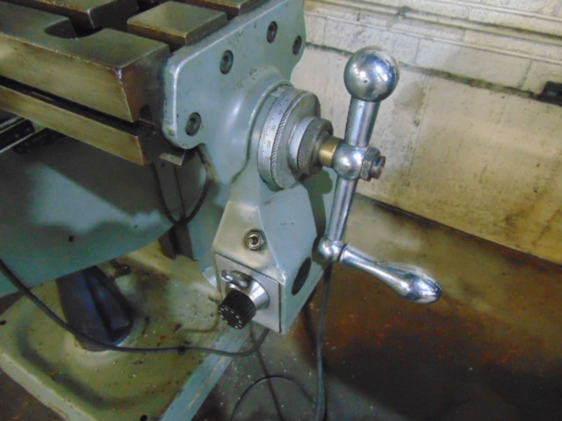 VERTICAL TURRET MILLING MACHINE, BRIDGEPORT SERIES 1, 9” x 48” table, chrome ways, variable spd. 2 - Image 5 of 8