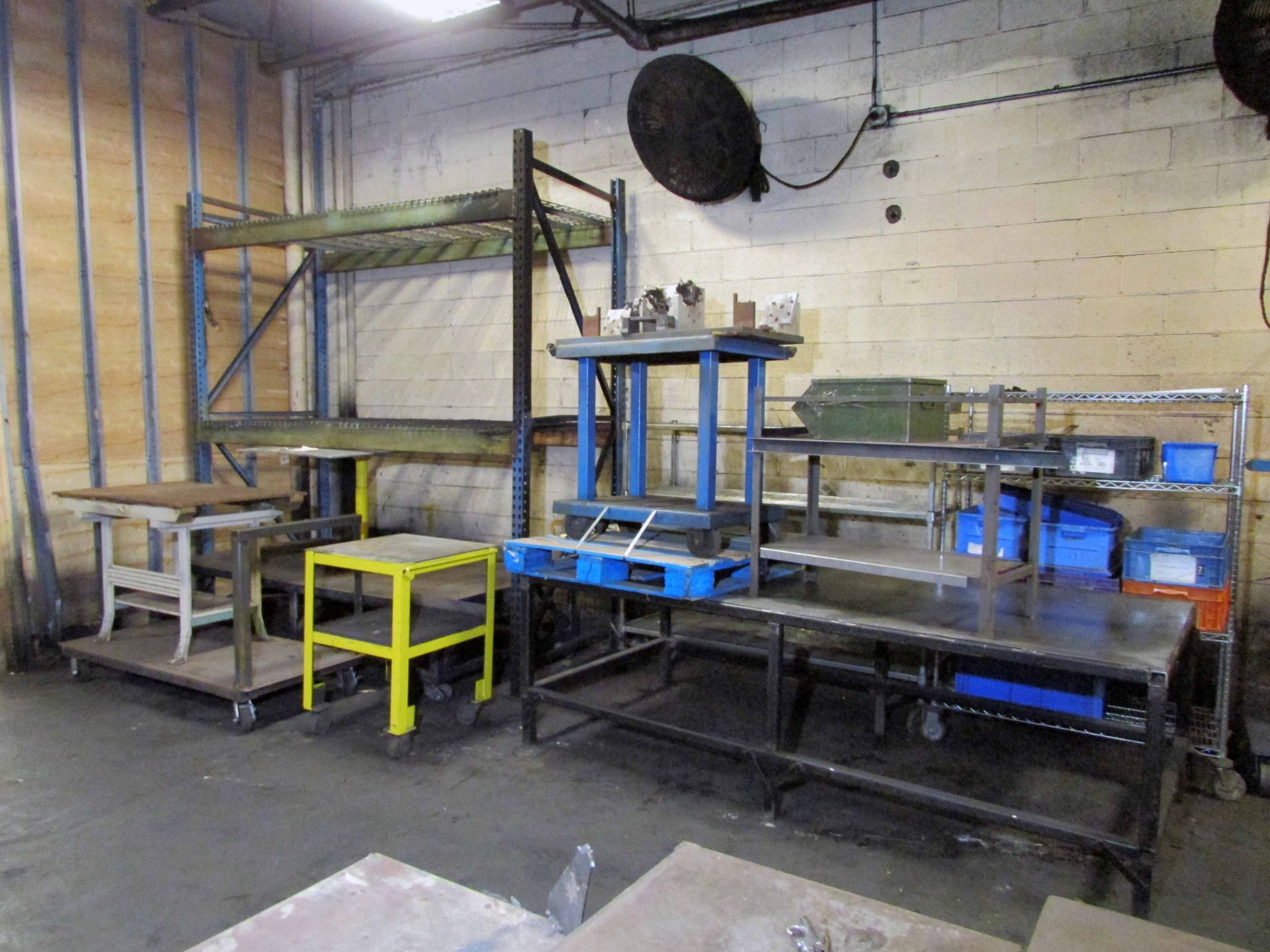 LOT CONSISTING OF: steel shop carts & workbenches, large assortment - Image 3 of 3