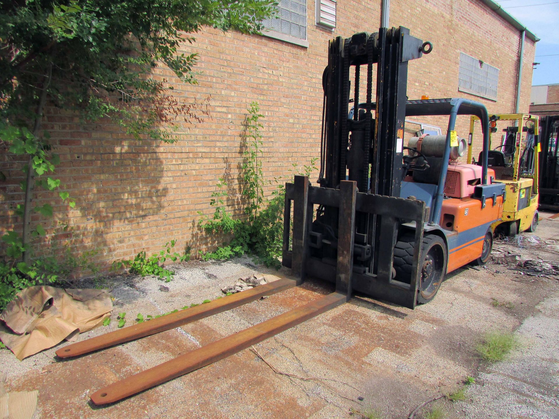 LP FORK TRUCK, HYSTER, APPROX. 20,000 LB. CAP., 3-stage mast, 96" forks, side shift, 2-speed