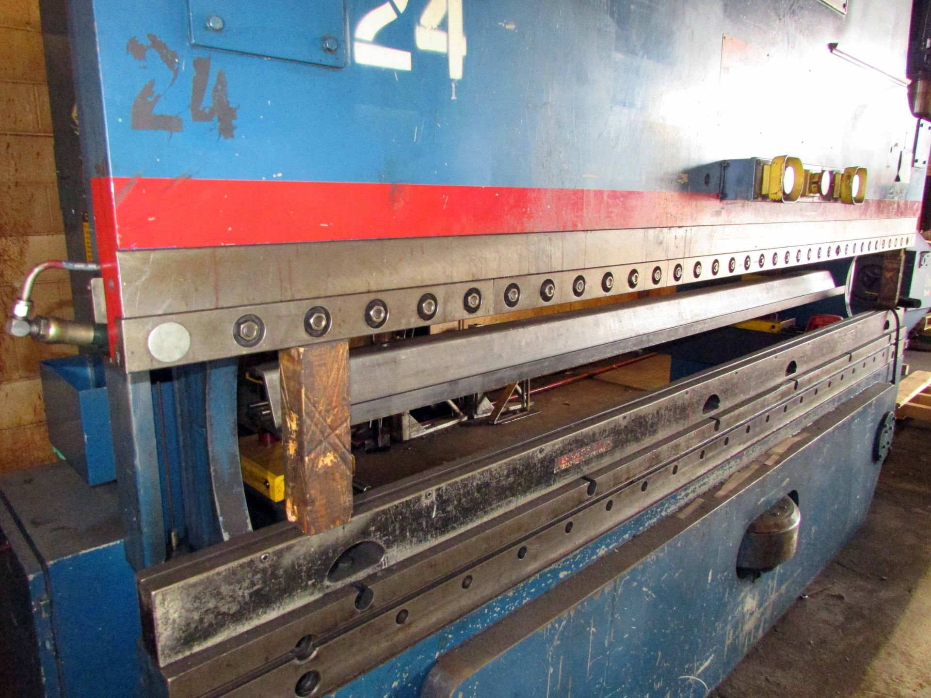 CNC PRESSBRAKE, CINCINNATI 135 T. x 10’ CAP. MDL. 135FM-II, (1995), 10’-6” btwn. housings, 12’ - Image 9 of 14