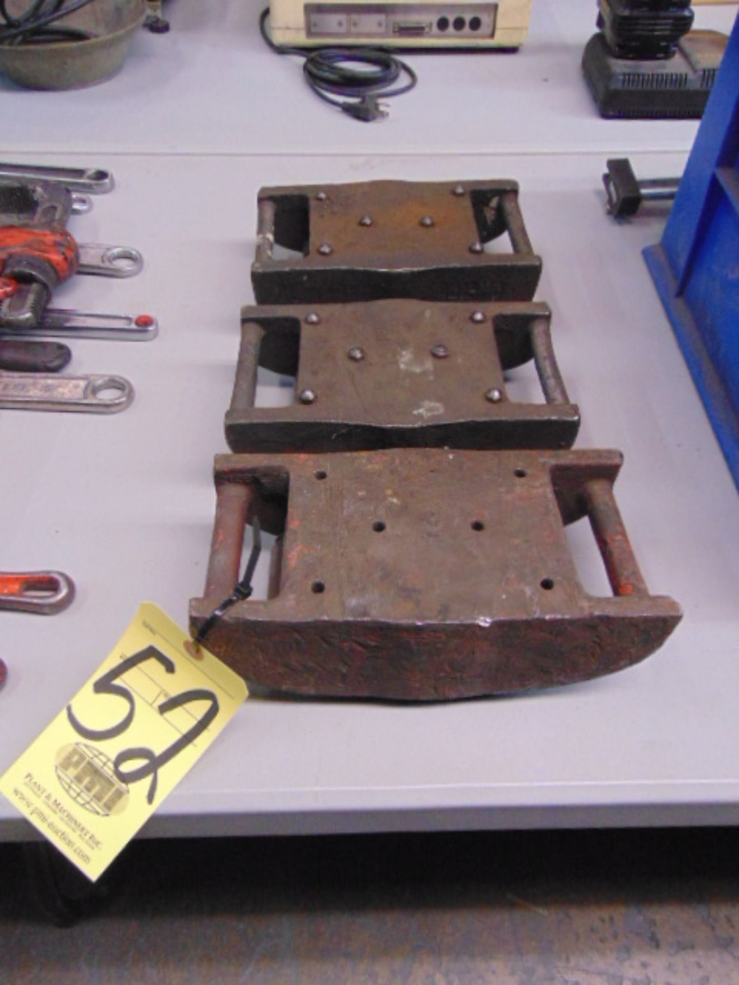 LOT OF MACHINE SKATES (3)