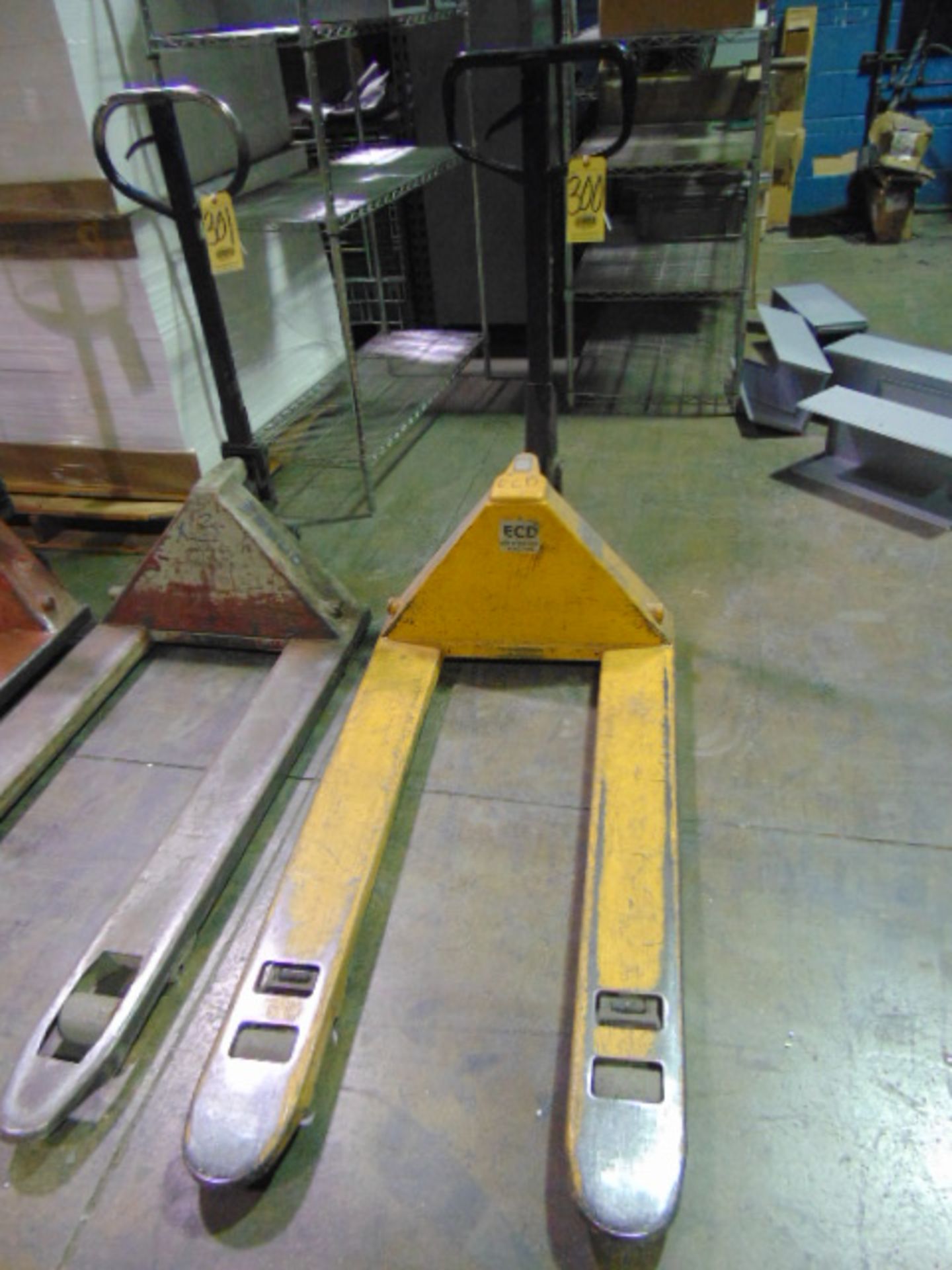 HYDRAULIC PALLET JACK, approx. 5,500 lb. cap.