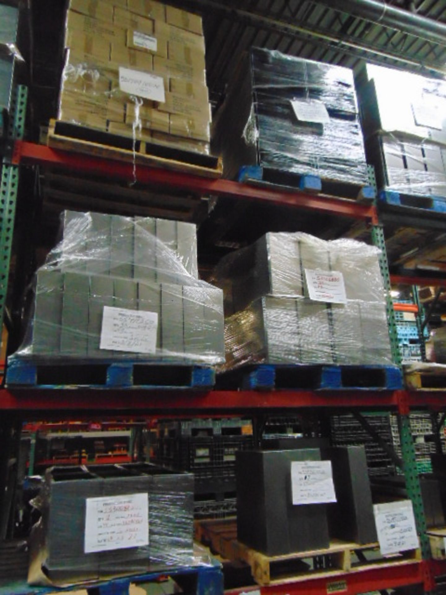 LOT CONTENTS OF PALLET RACKING SECTIONS (24) : assorted steel parts & cardboard (no racks) - Image 5 of 21