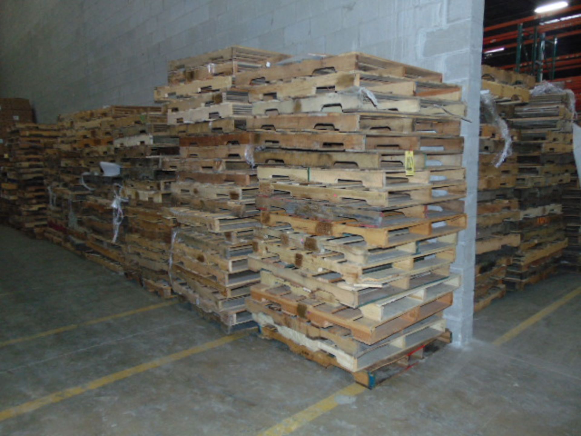 LOT OF PALLETS (Located at Block & Company, Inc. 150 Hastings Drive, Buffalo Grove, IL 60089)
